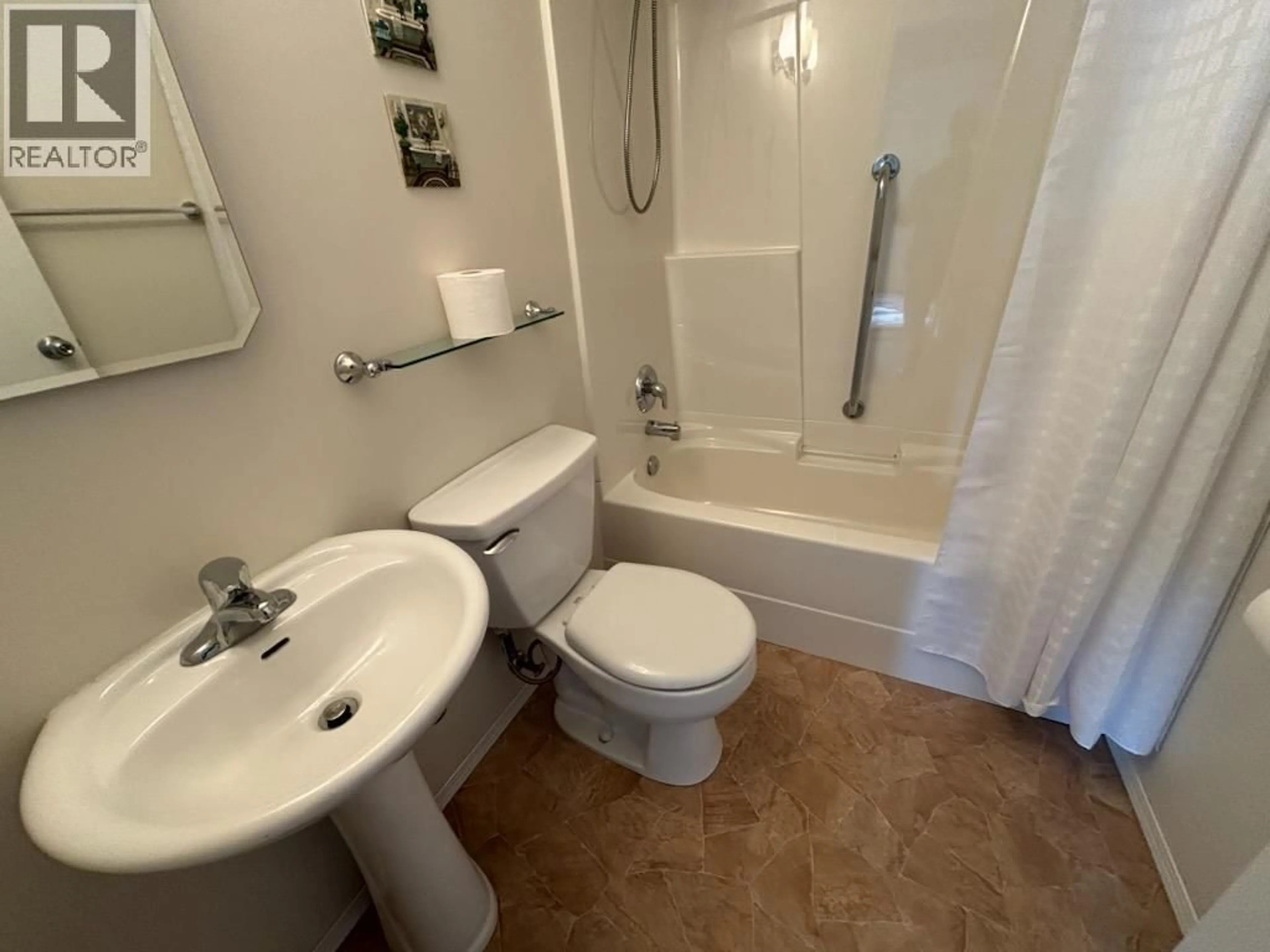 Standard bathroom, unknown for 7529 11TH STREET, Grand Forks British Columbia V0H1H0