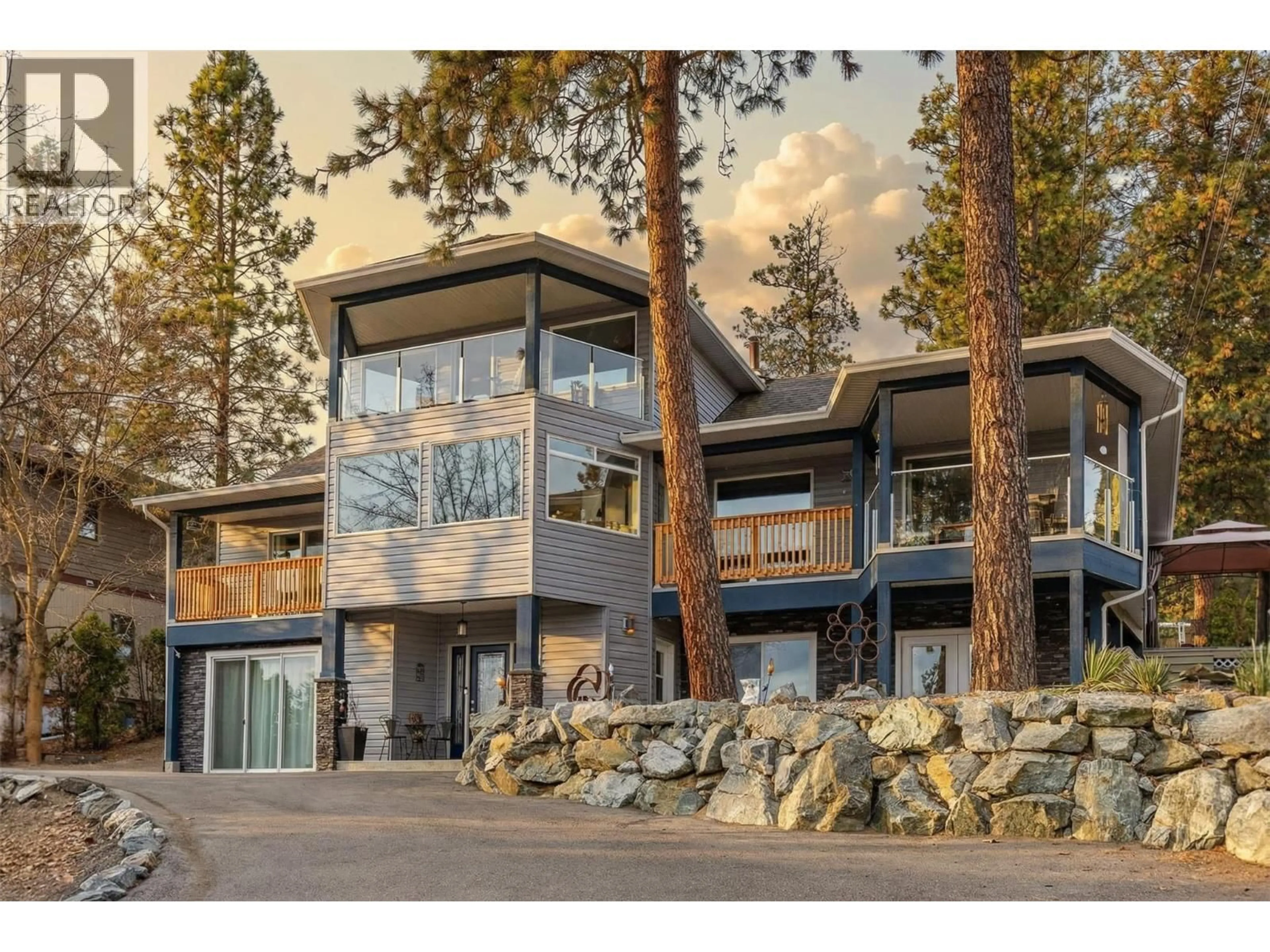 Home with vinyl exterior material, mountain view for 11210 BOND ROAD, Lake Country British Columbia V4V1J6