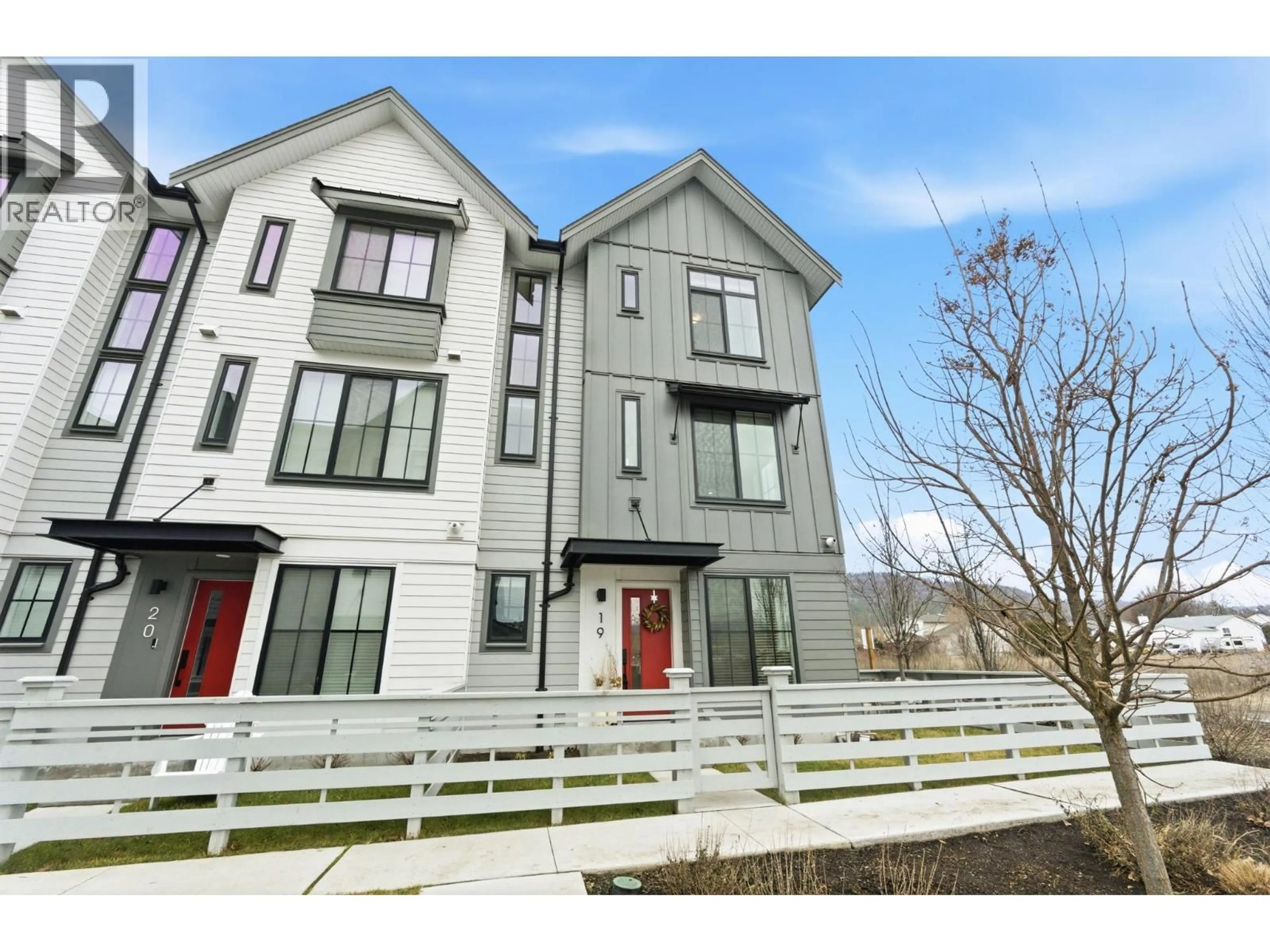 Home with vinyl exterior material, unknown for 19 - 307 GLEN PARK DRIVE, Kelowna British Columbia V1V0H1