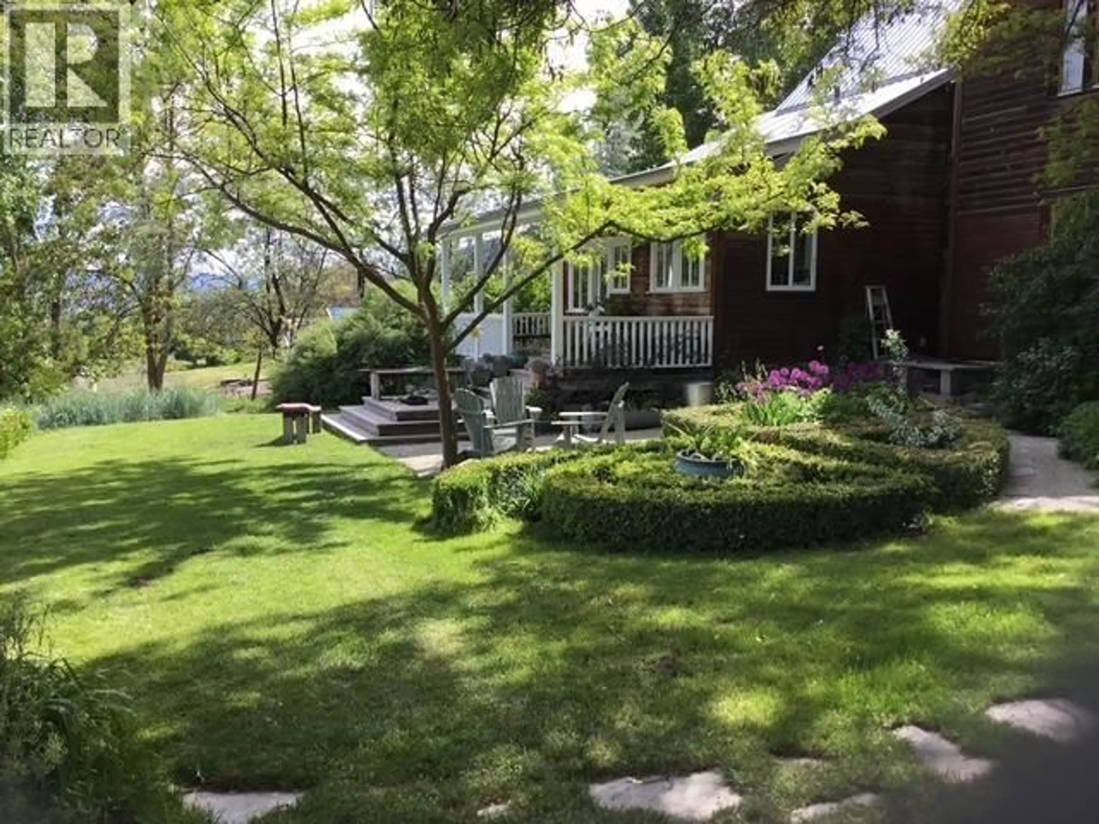 Patio, unknown for 4462 SALMON RIVER ROAD, Spallumcheen British Columbia V4Y0W7