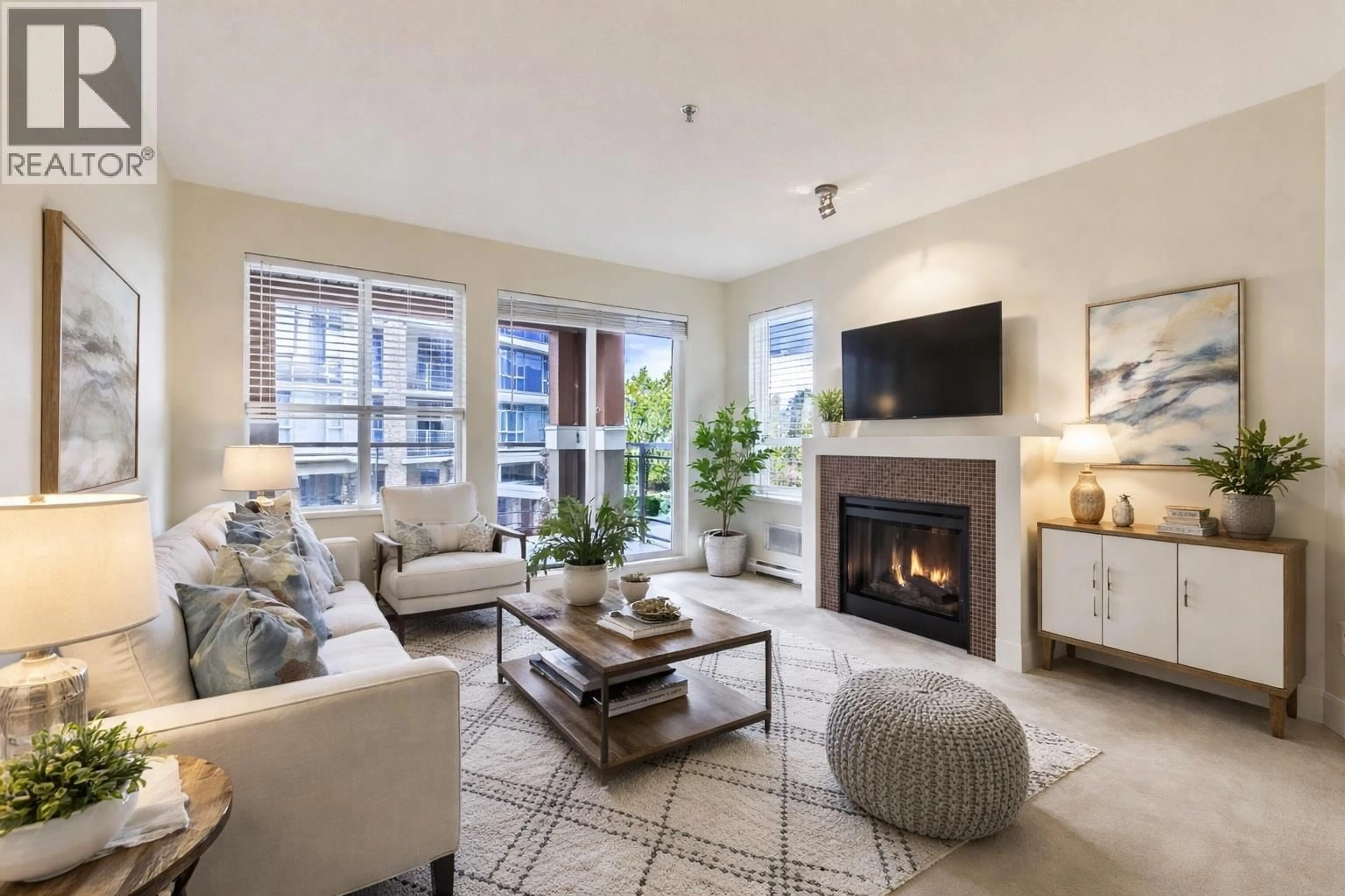 Living room with furniture, unknown for 303 - 1083 SUNSET DRIVE, Kelowna British Columbia V1Y9Z1