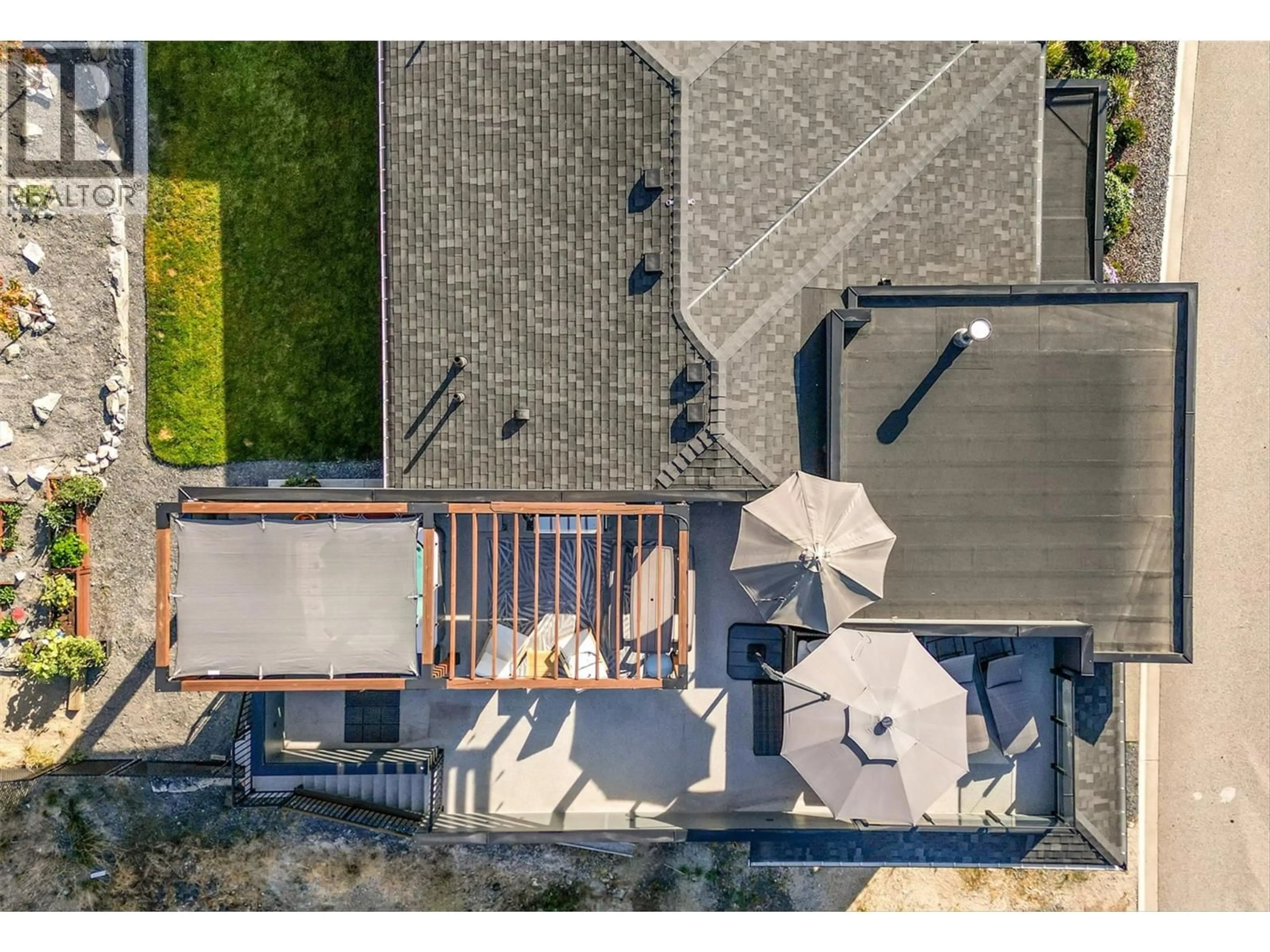 A pic from outside/outdoor area/front of a property/back of a property/a pic from drone, street for 3565 BOXWOOD ROAD, Kelowna British Columbia V1V3G2