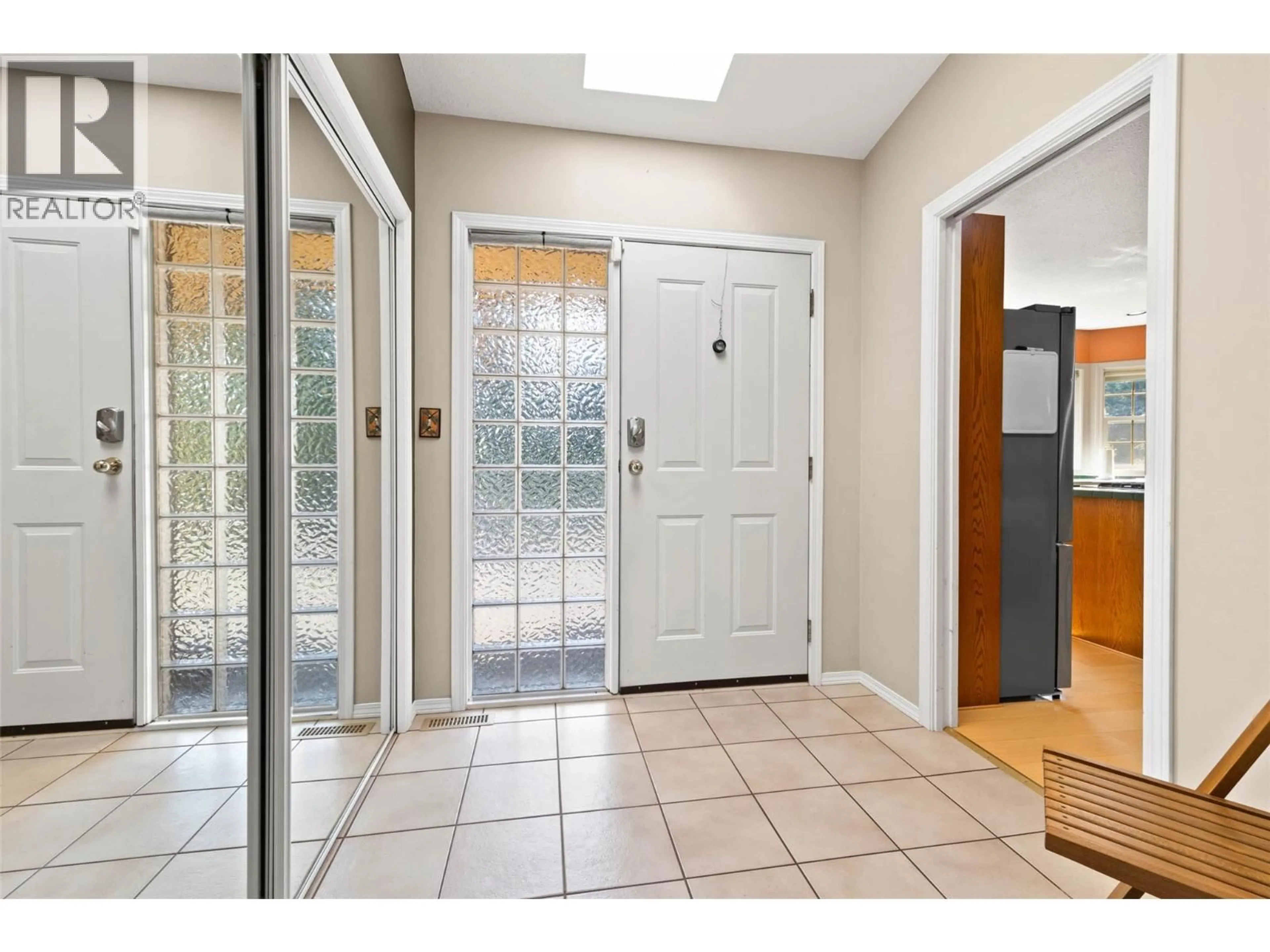 Indoor entryway for 2668 GOLF COURSE DRIVE, Blind Bay British Columbia V0E1H2