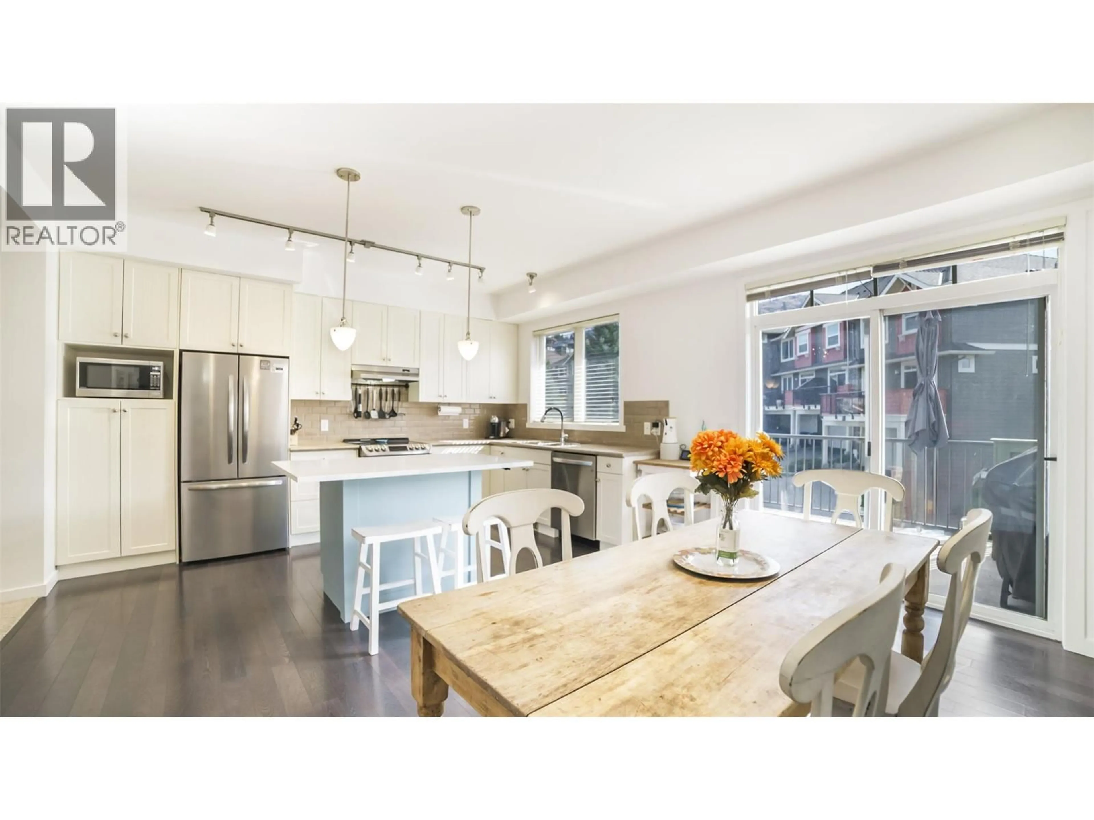 Open concept kitchen, unknown for 5485 SOUTH PERIMETER WAY, Kelowna British Columbia V1W5H9