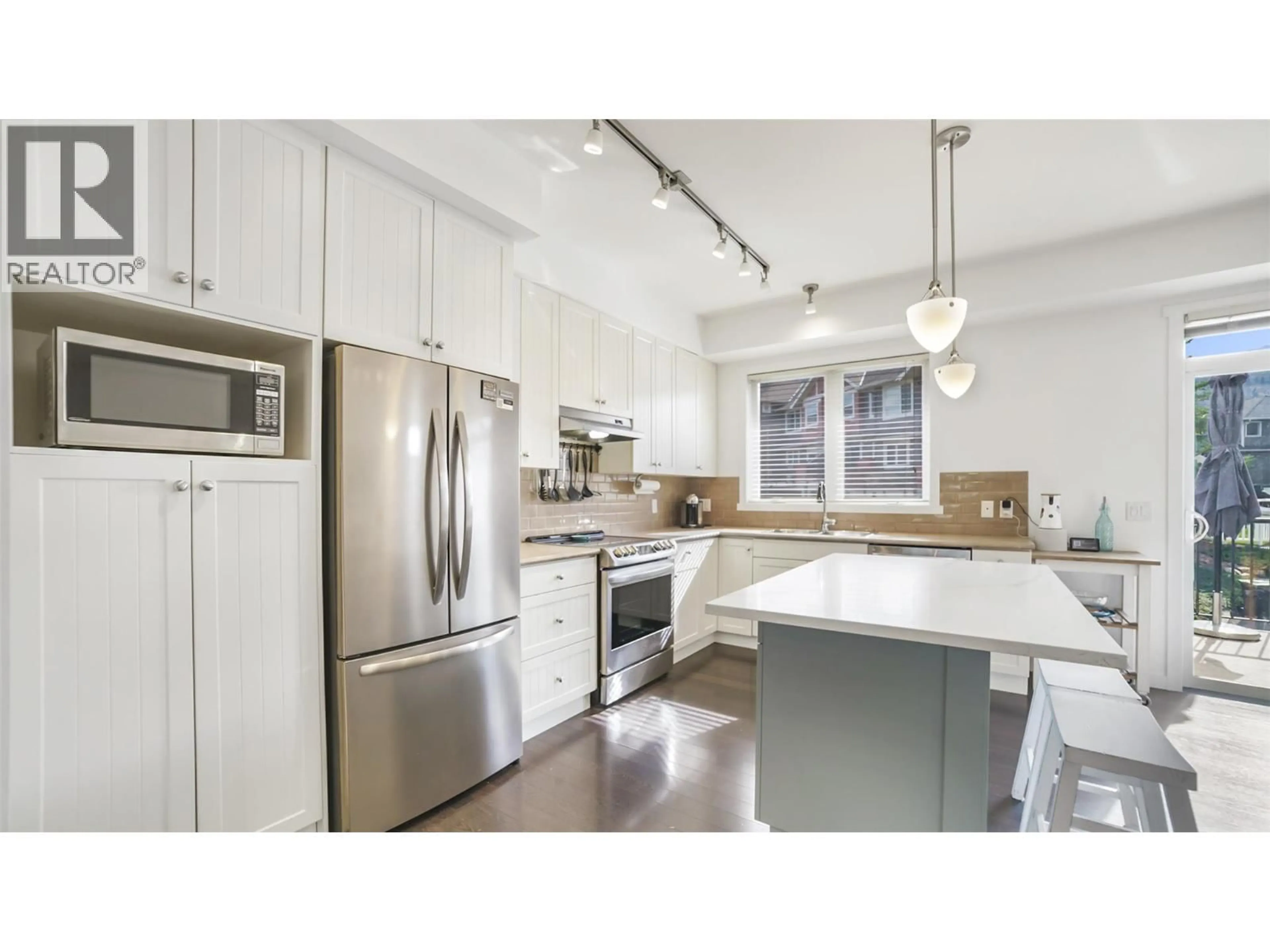 Open concept kitchen, unknown for 5485 SOUTH PERIMETER WAY, Kelowna British Columbia V1W5H9