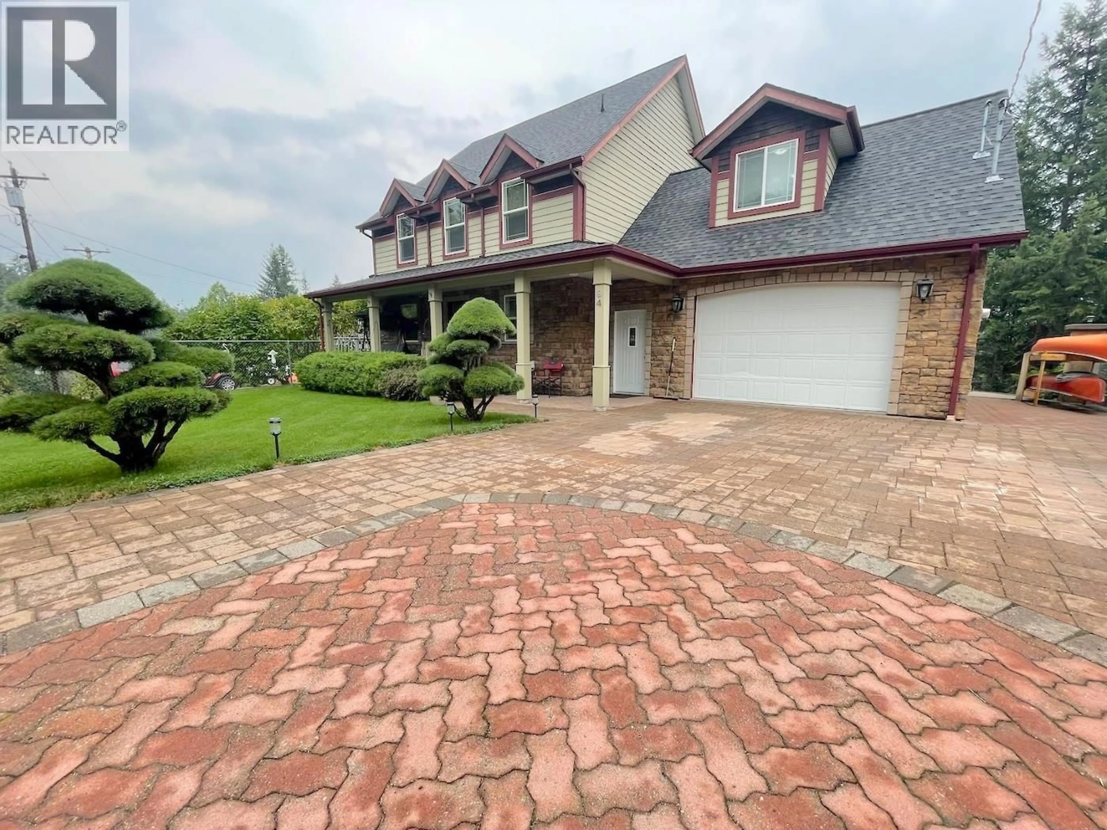 A pic from outside/outdoor area/front of a property/back of a property/a pic from drone, street for 94 CHASE ROAD, Christina Lake British Columbia V0H1E0