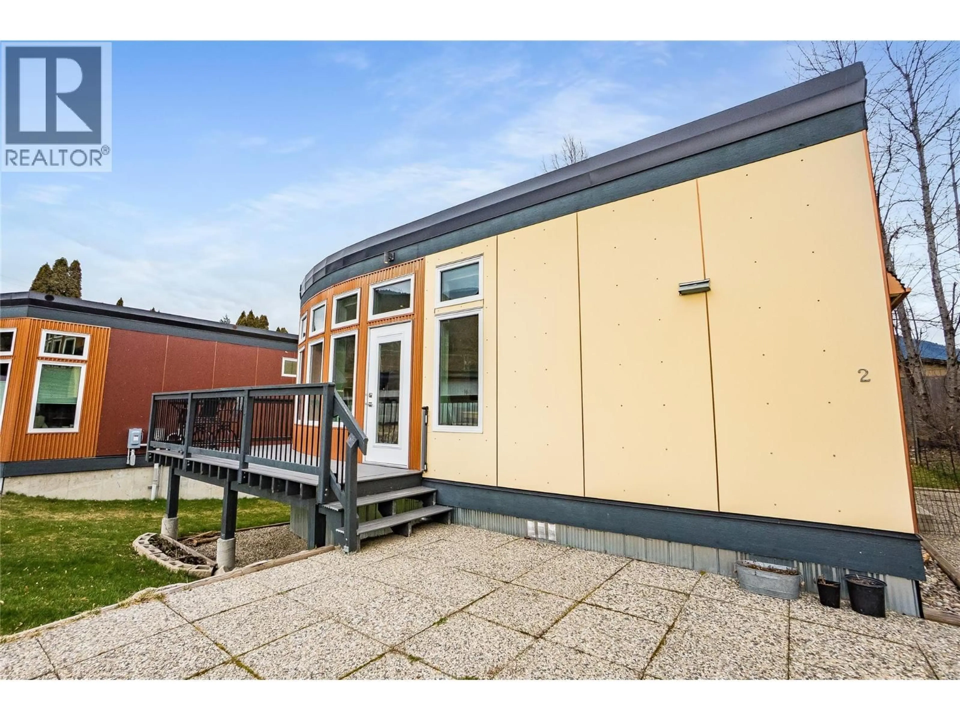 A pic from outside/outdoor area/front of a property/back of a property/a pic from drone, building for 2 - 1517 CREASE AVENUE, Nelson British Columbia V1L1A5