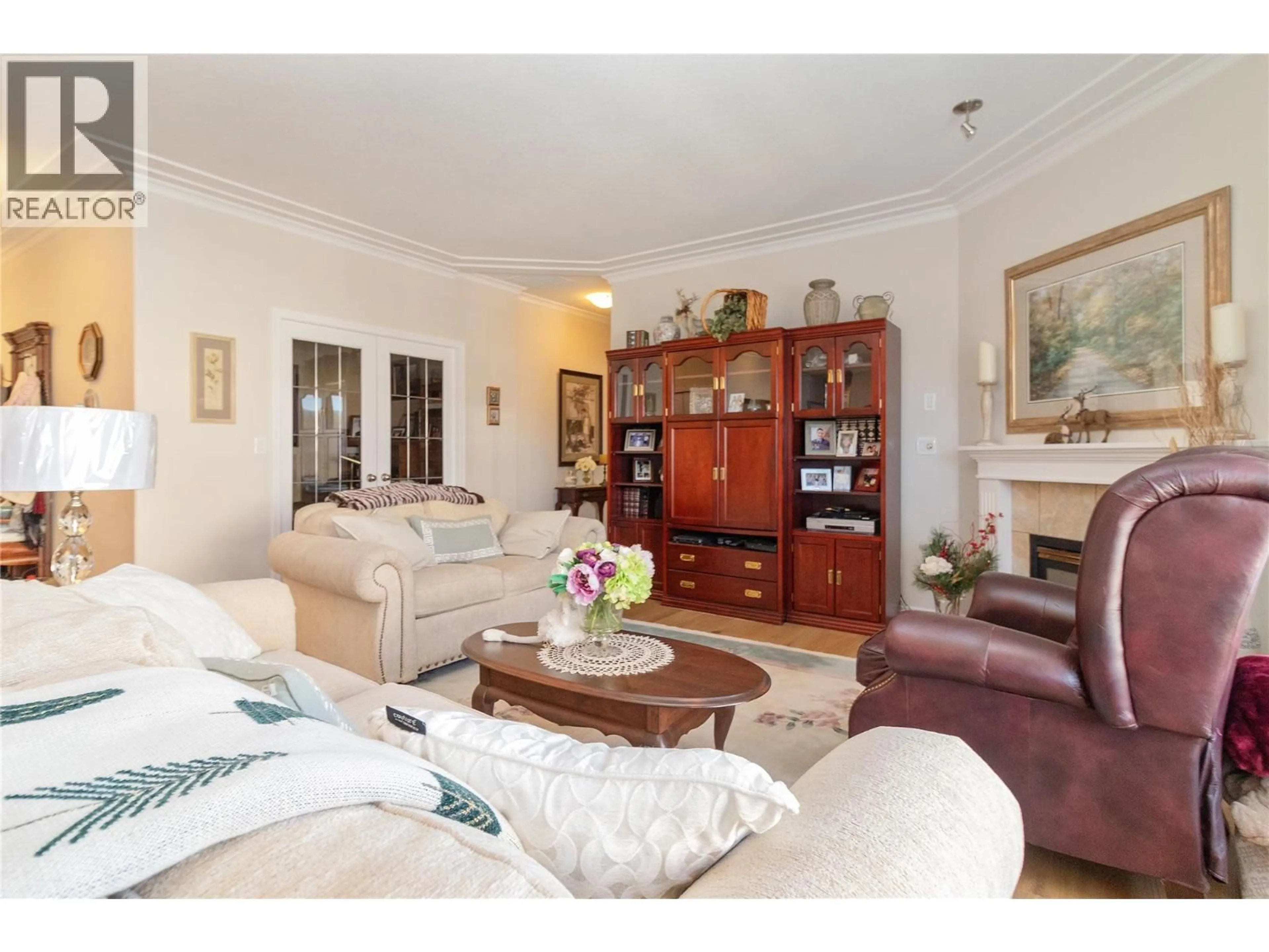 Living room with furniture, unknown for 804 - 1967 UNDERHILL STREET, Kelowna British Columbia V1X8C9