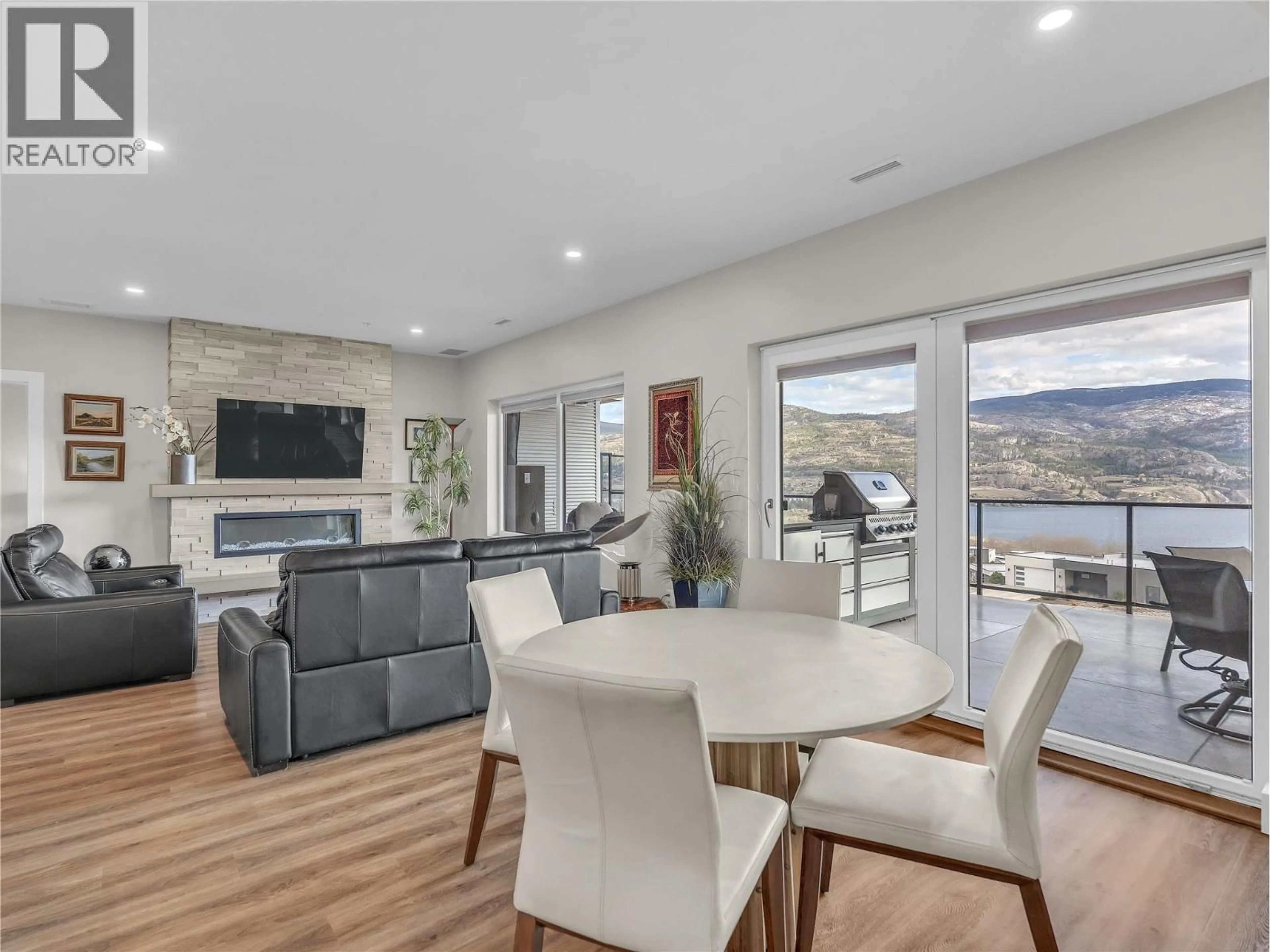 Open concept kitchen, unknown for 322 - 300 VISTA PARK, Penticton British Columbia V2A0B2