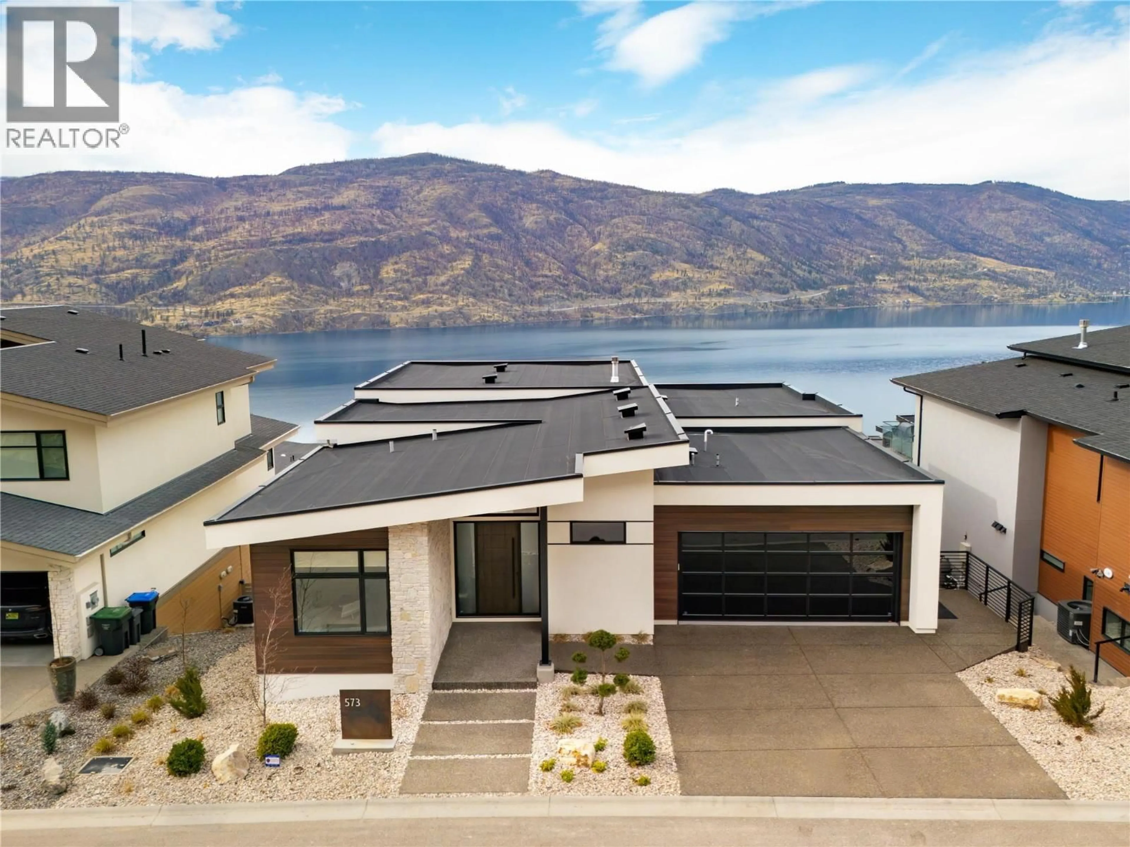 Home with vinyl exterior material, water/lake/river/ocean view for 573 CLIFTON COURT, Kelowna British Columbia V1V0B7