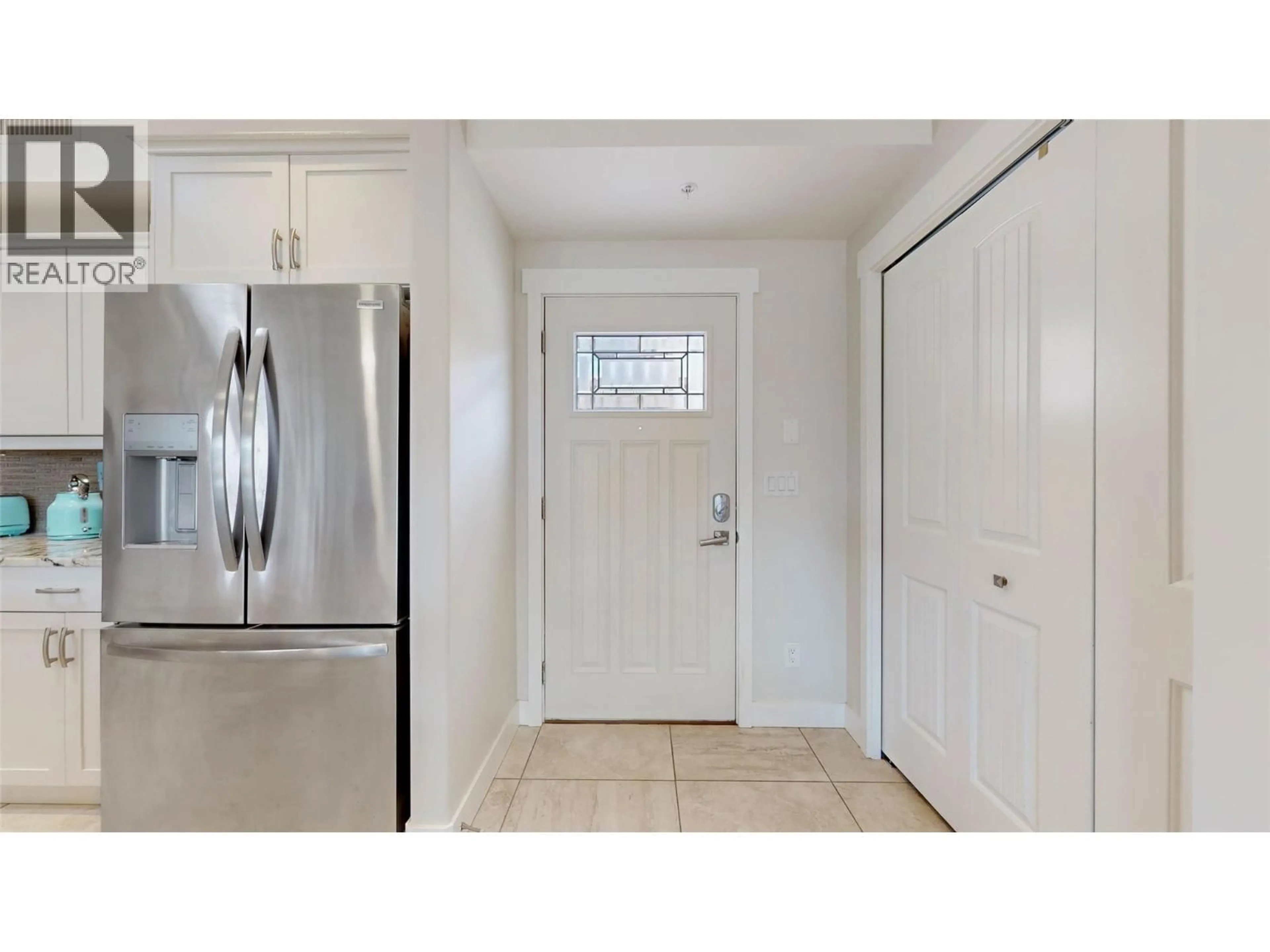 Indoor entryway for 20 - 2000 VALLEYVIEW DRIVE, Osoyoos British Columbia V0H1V6