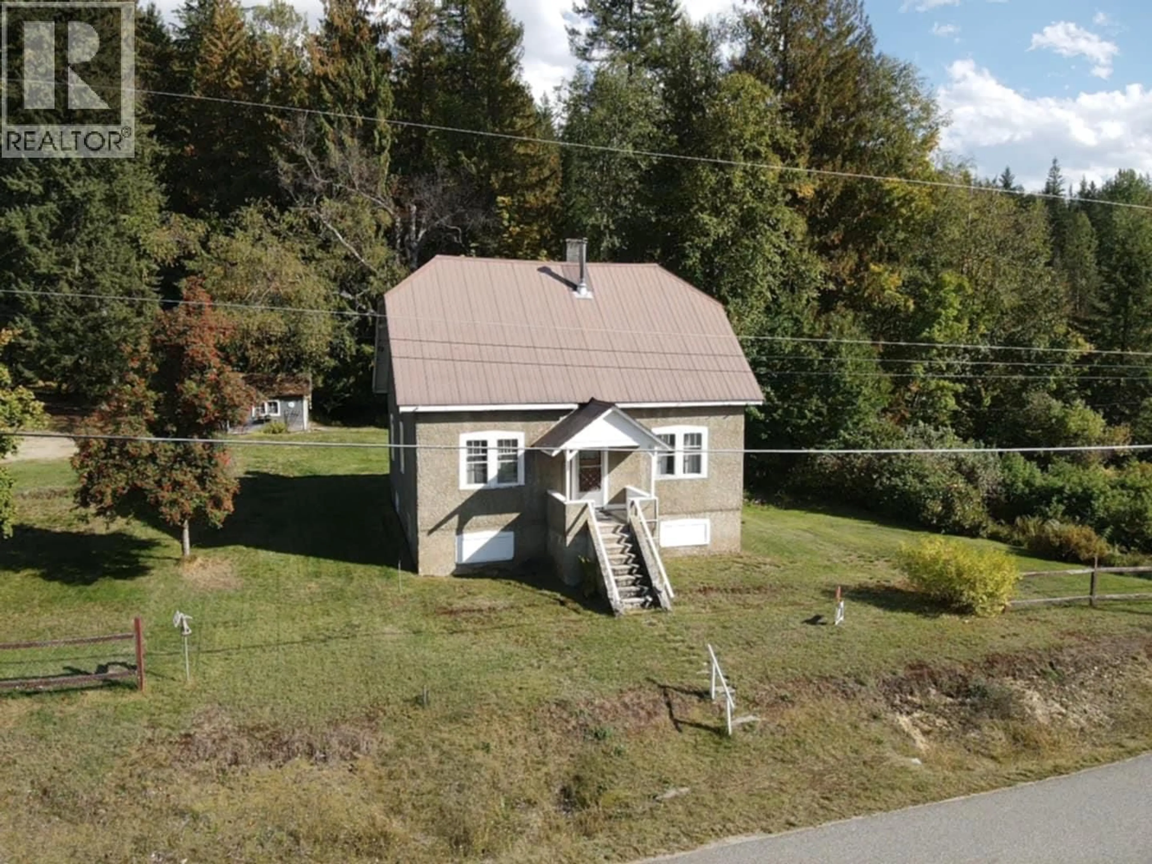 A pic from outside/outdoor area/front of a property/back of a property/a pic from drone, unknown for 431 ALEXANDER ROAD, Nakusp British Columbia V0G1R1