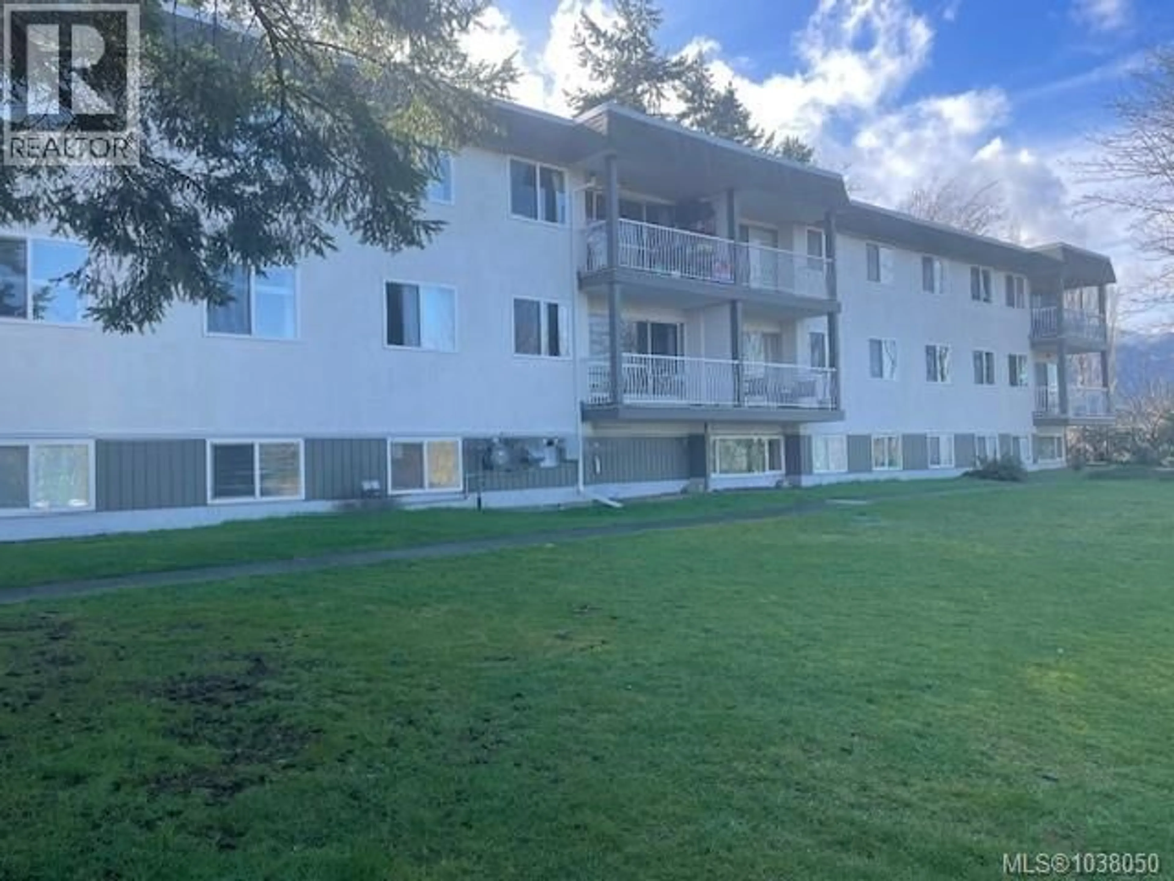 A pic from outside/outdoor area/front of a property/back of a property/a pic from drone, building for 4201 - 997 BOWEN ROAD, Nanaimo British Columbia V9R2A4