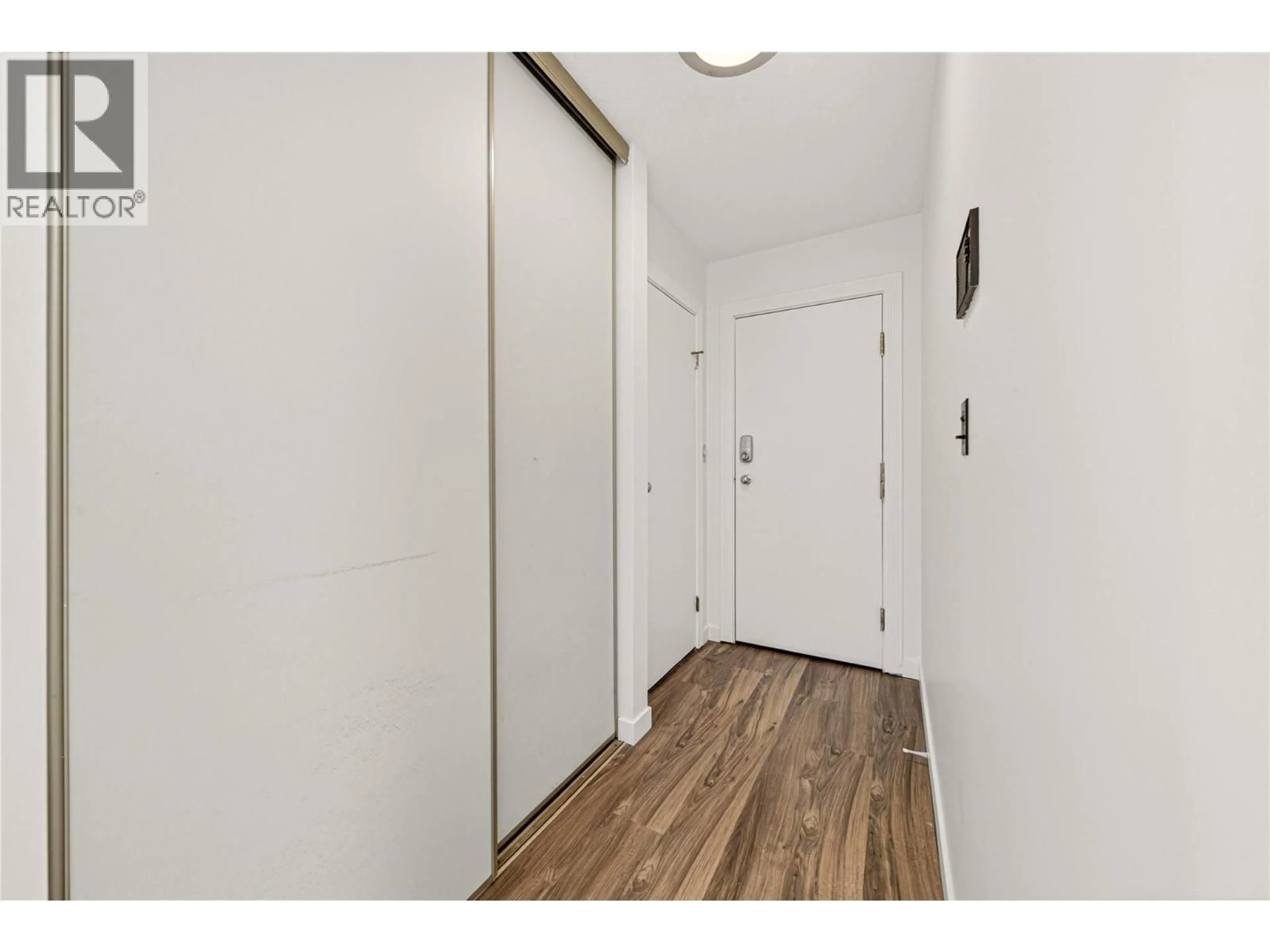 Indoor entryway for 301B - 1299 PONDEROSA DRIVE, Sparwood British Columbia V0B2G2