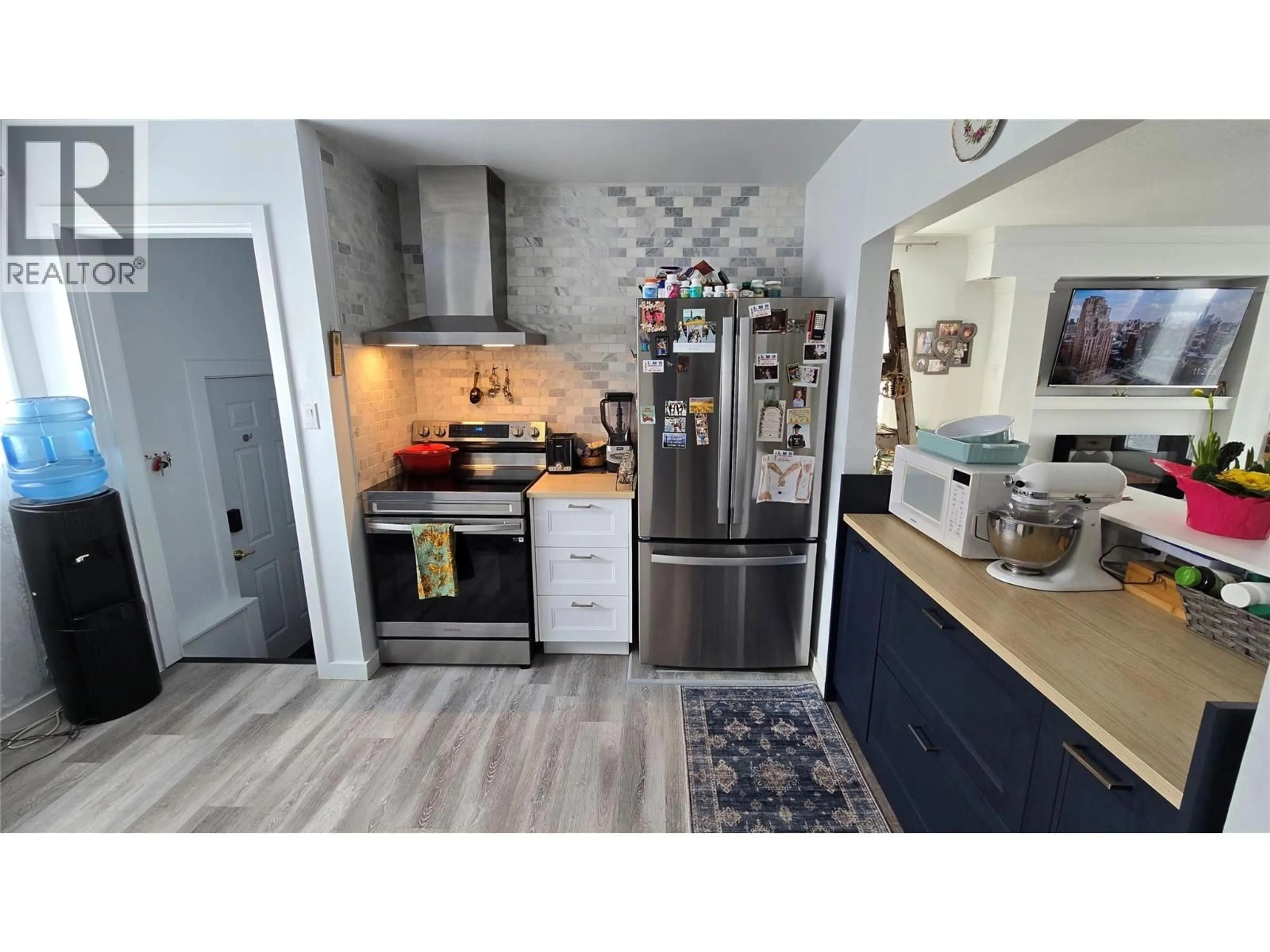 Open concept kitchen, unknown for 601 97A AVENUE, Dawson Creek British Columbia V1G1R2