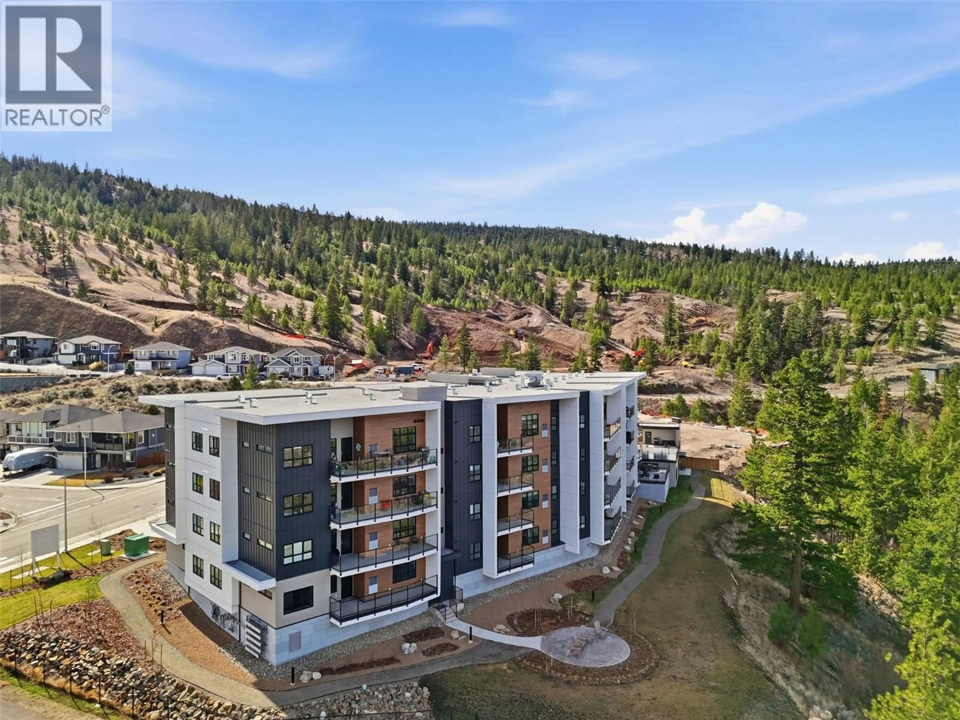 A pic from outside/outdoor area/front of a property/back of a property/a pic from drone, mountain view for 307 - 1844 QU'APPELLE BOULEVARD, Kamloops British Columbia V2E0A8