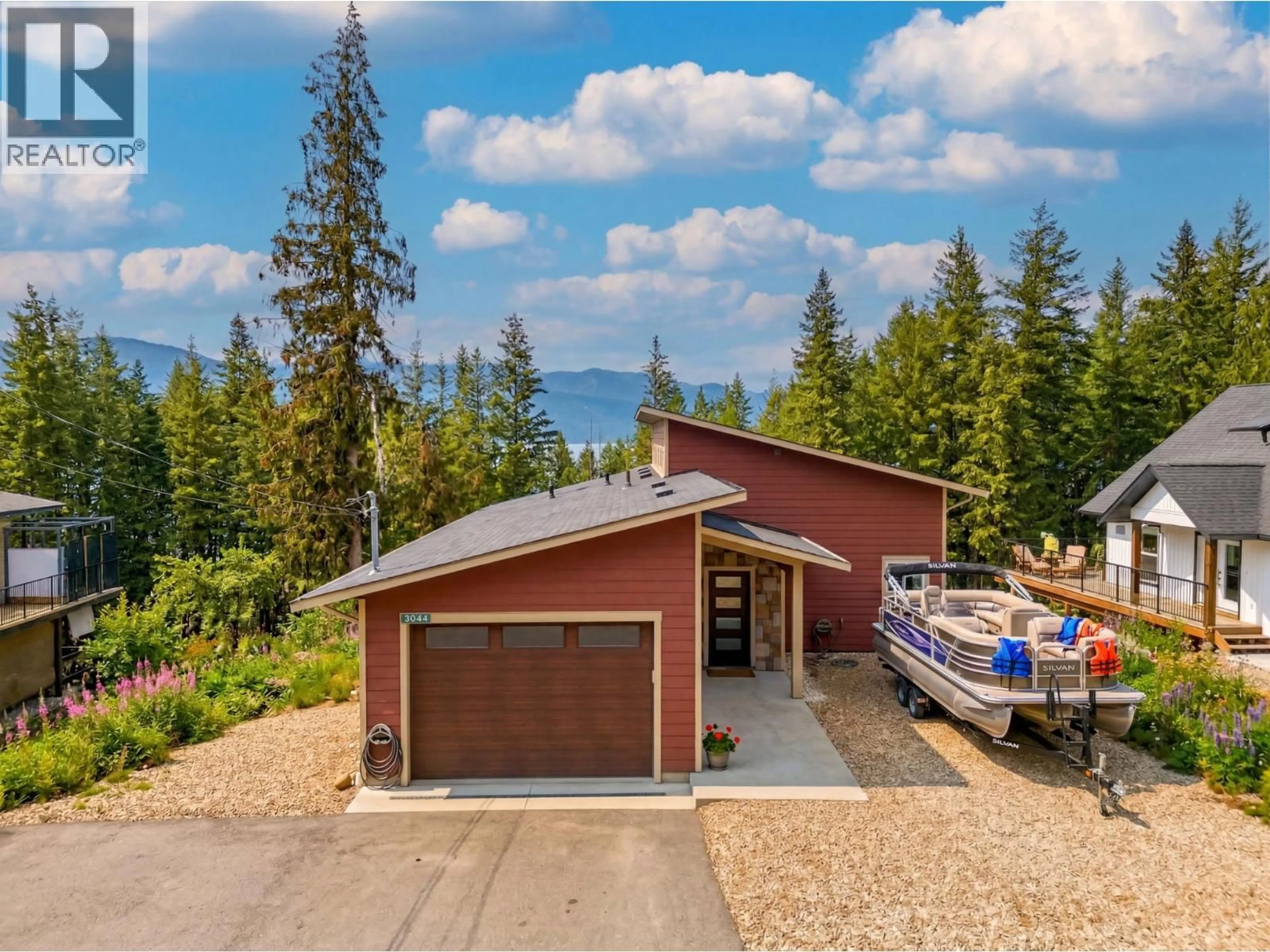 A pic from outside/outdoor area/front of a property/back of a property/a pic from drone, water/lake/river/ocean view for 3044 CEDAR DRIVE, Blind Bay British Columbia V0E2W2