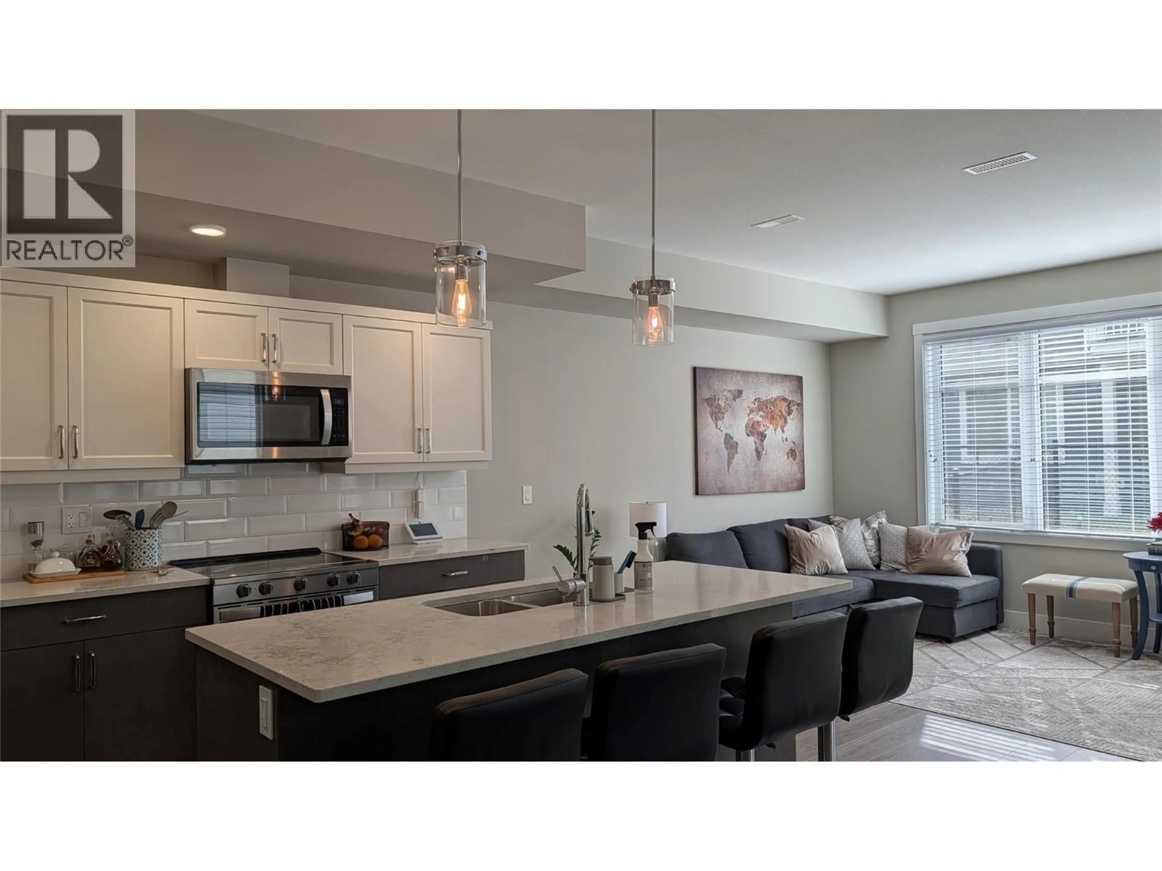 Open concept kitchen, ceramic/tile floor for 122 - 200 GRAND BOULEVARD, Kamloops British Columbia V2C0H3