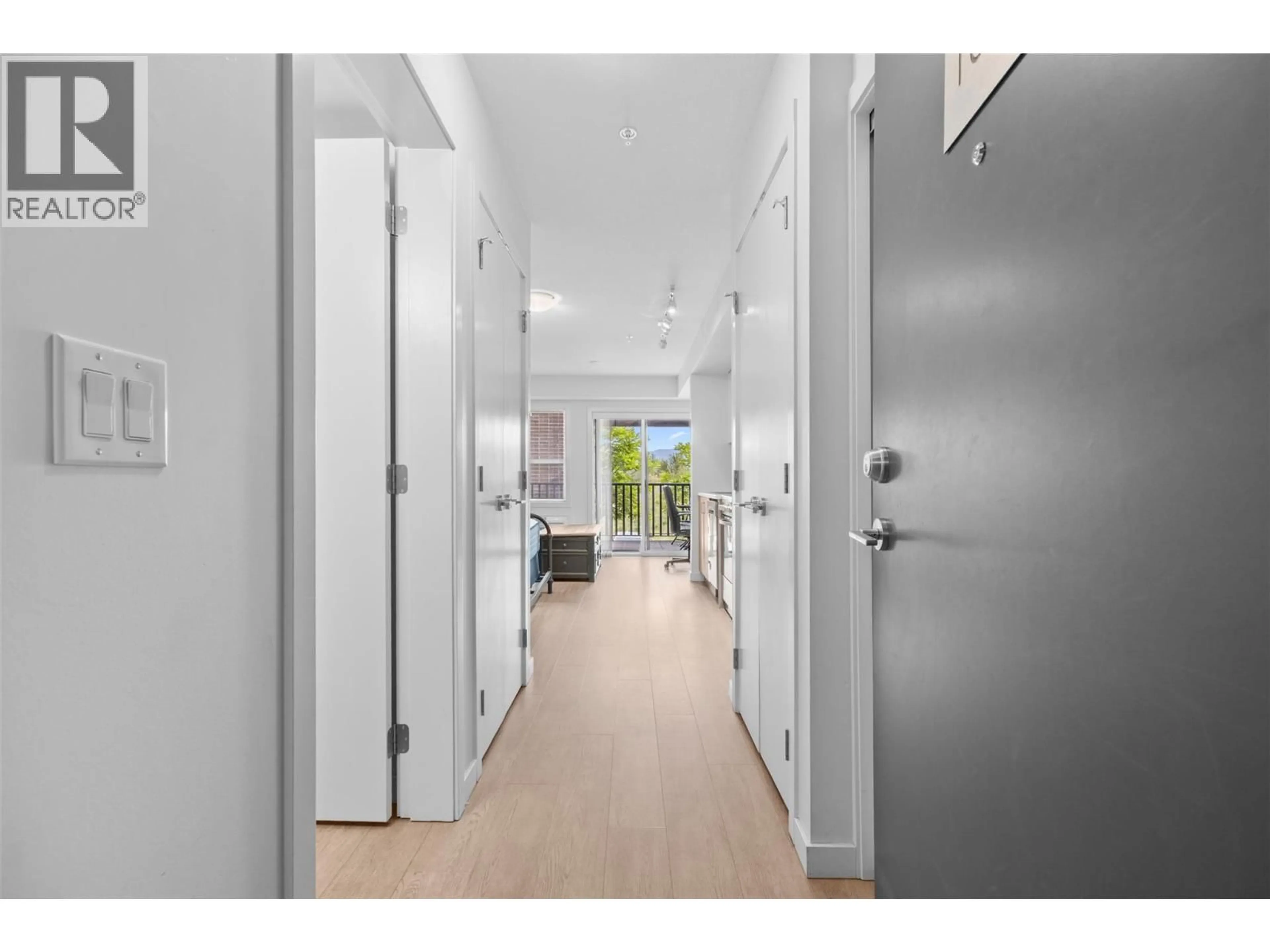 Indoor entryway for 103 - 625 ACADEMY WAY, Kelowna British Columbia V1V0E3