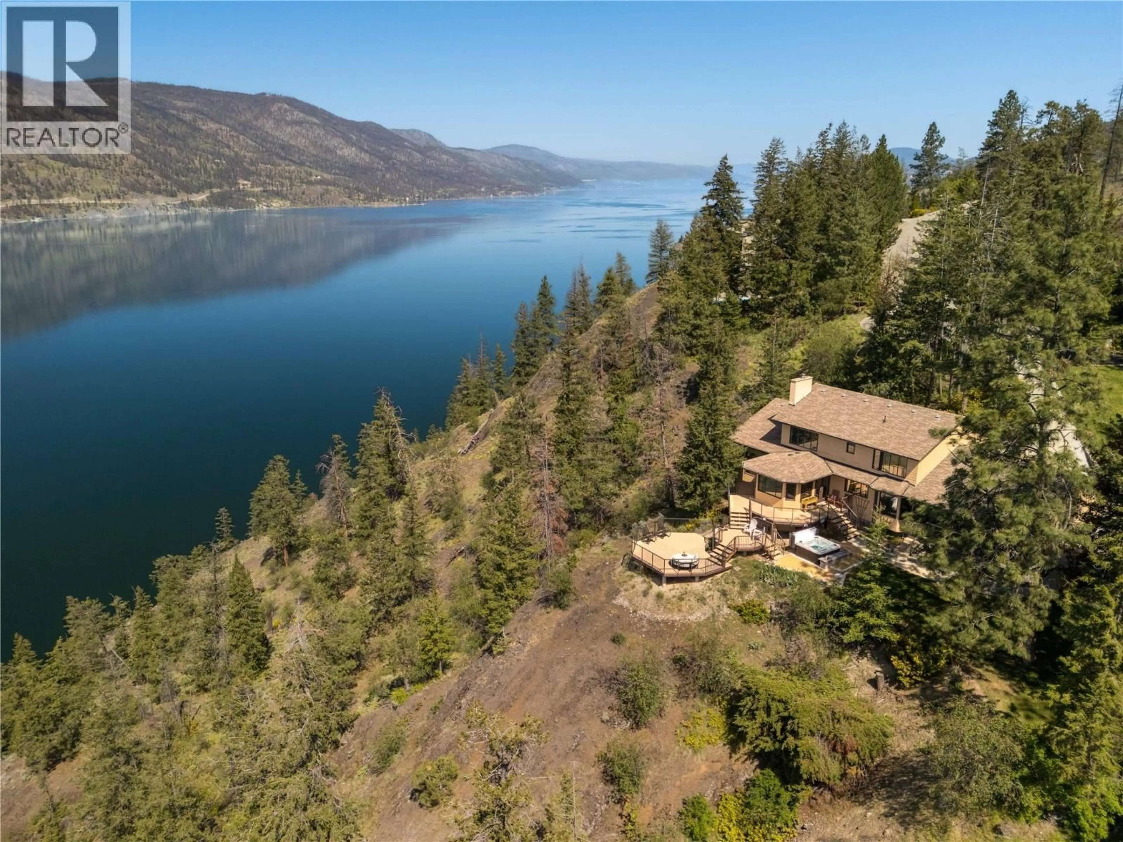 A pic from outside/outdoor area/front of a property/back of a property/a pic from drone, water/lake/river/ocean view for 1252 KYNDREE COURT, Kelowna British Columbia V1V1H1
