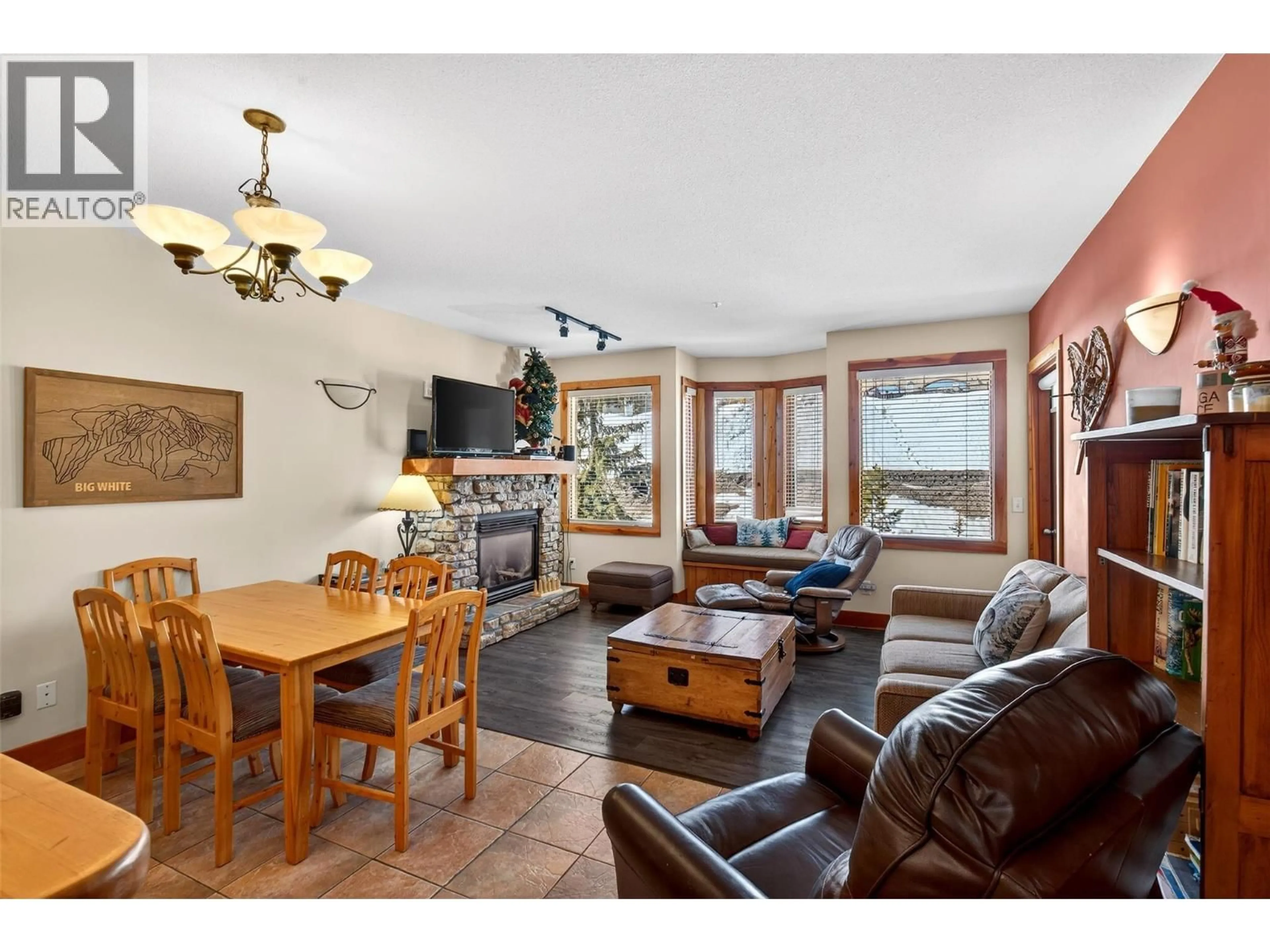 Living room with furniture, unknown for 201 - 295 RAVEN RIDGE ROAD, Big White British Columbia V1X4X5