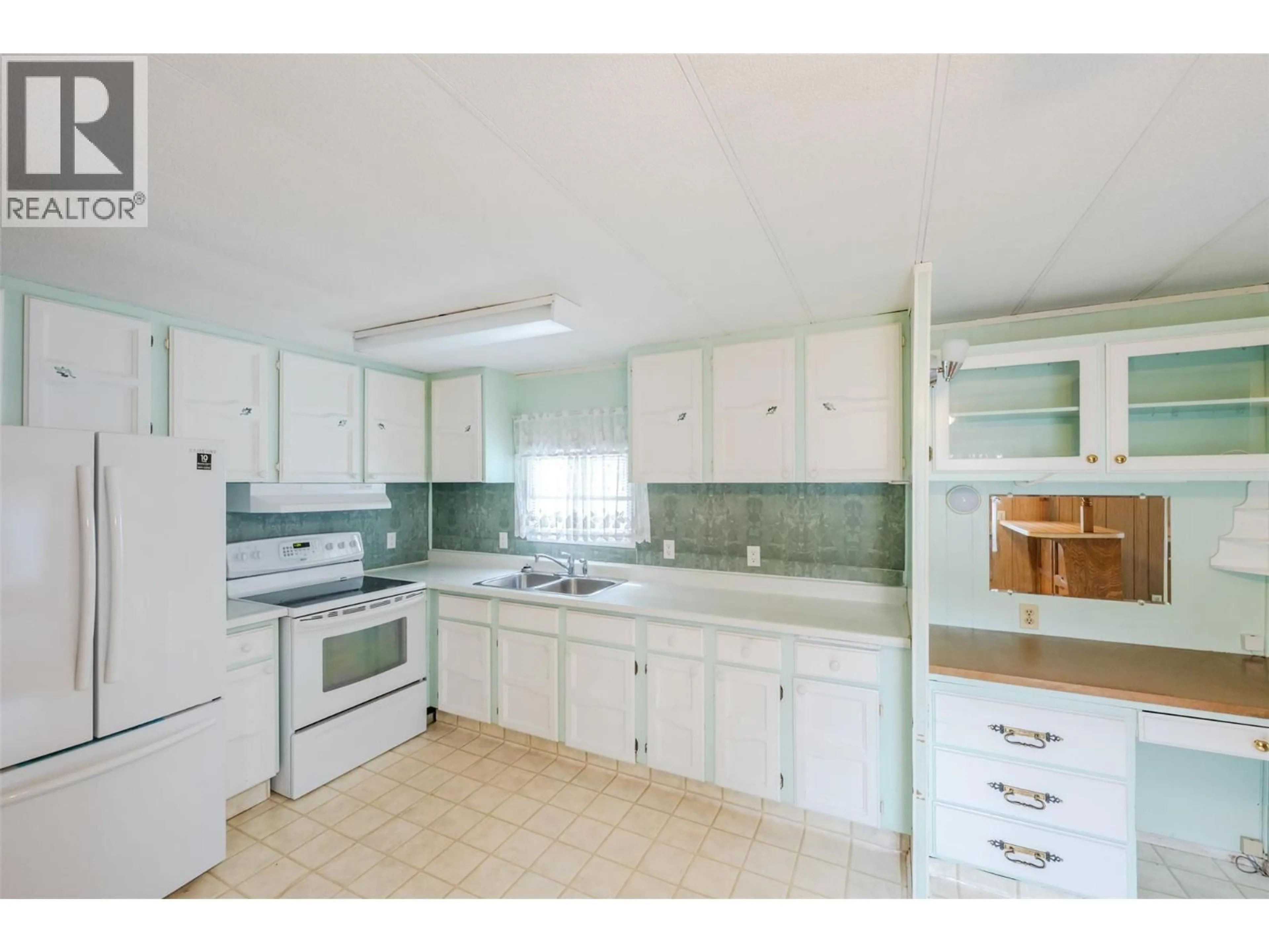 Standard kitchen, ceramic/tile floor for C25 - 4505 MCLEAN CREEK ROAD, Okanagan Falls British Columbia V0H1R1