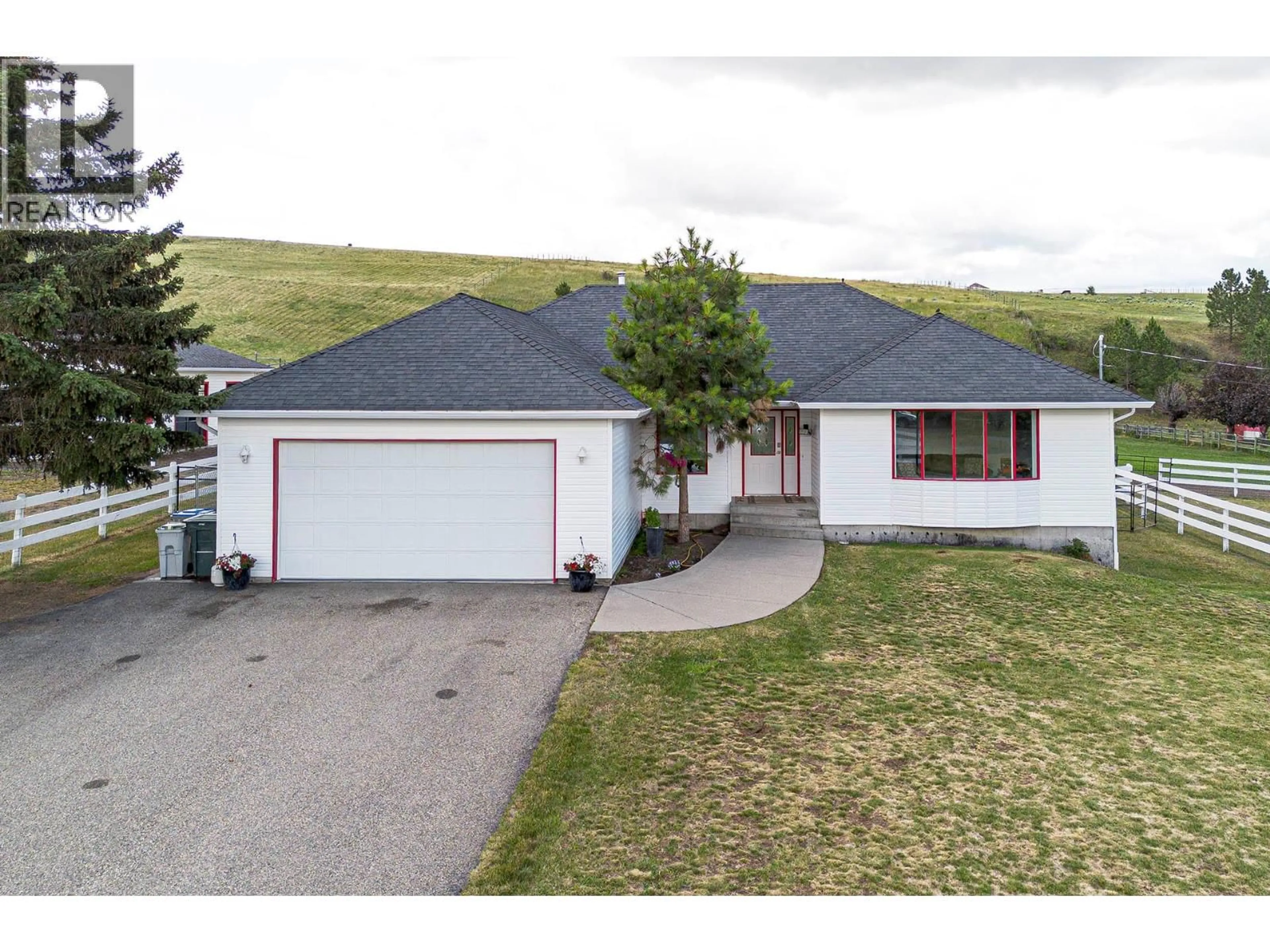 A pic from outside/outdoor area/front of a property/back of a property/a pic from drone, street for 2740 SIMMS PLACE, Kamloops British Columbia V0E2A0