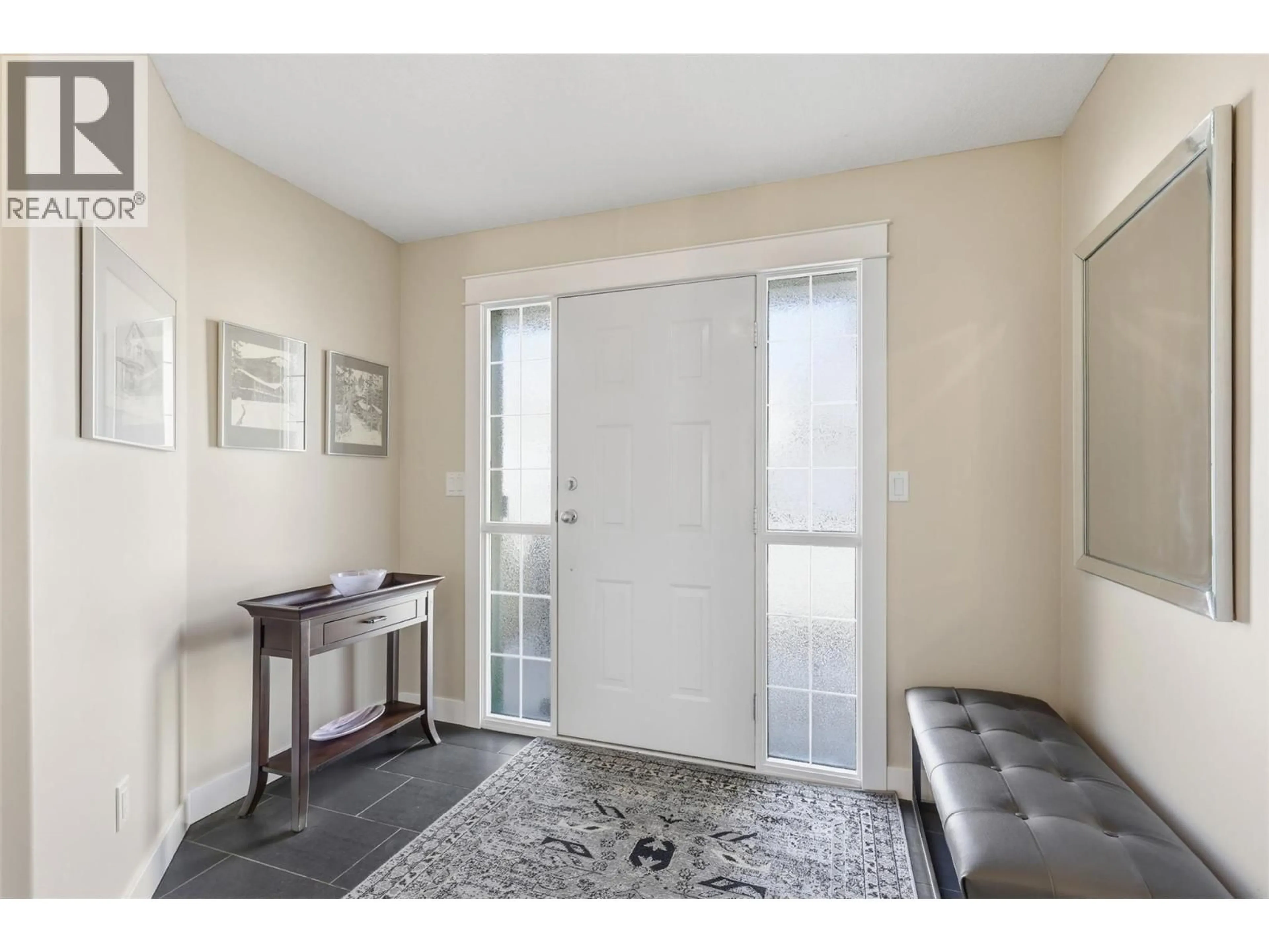 Indoor entryway for 12 - 2210 QU'APPELLE BOULEVARD, Kamloops British Columbia V2E2S4