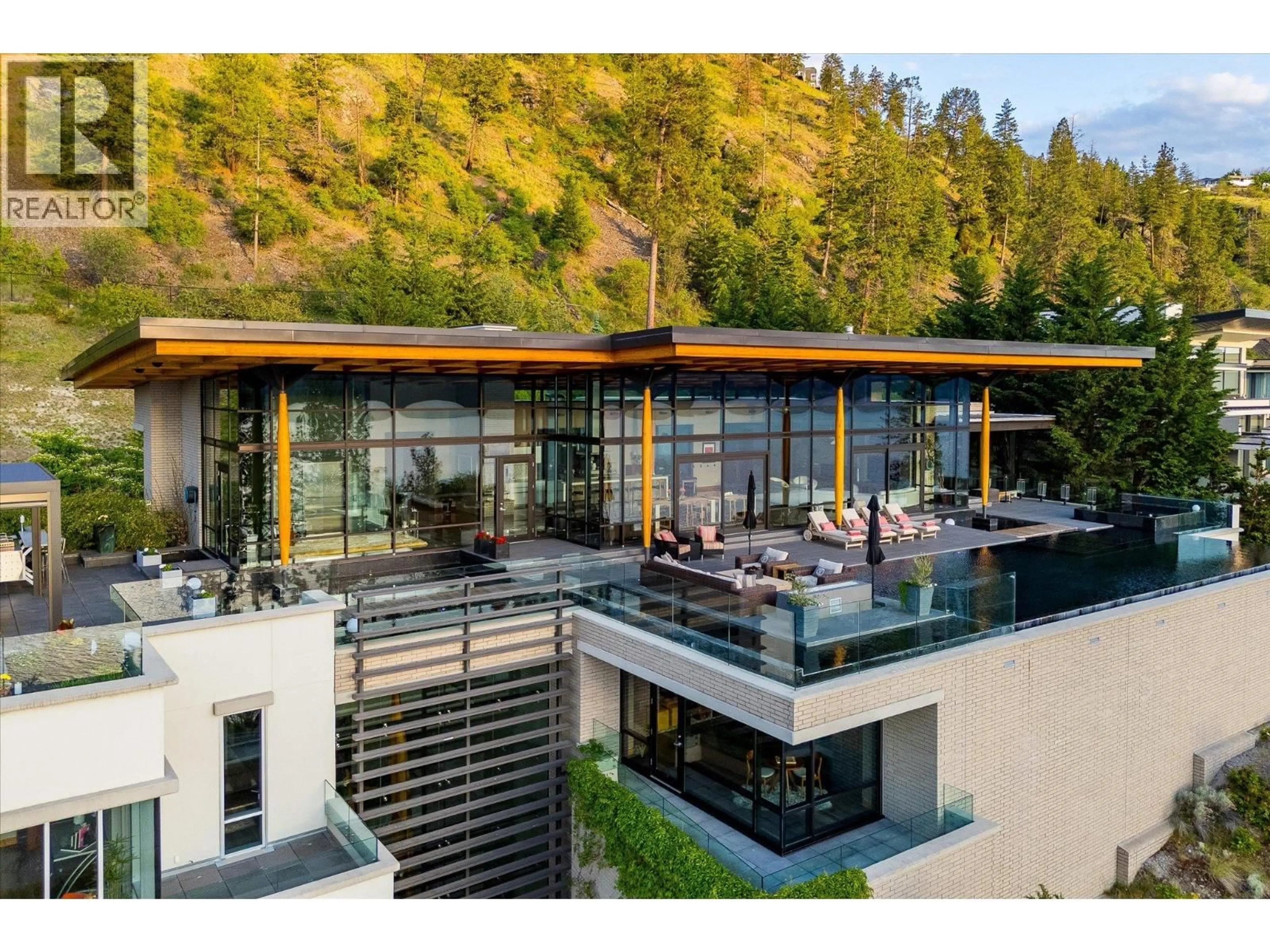 Unknown for 19 - 180 SHEERWATER COURT, Kelowna British Columbia V1V2X1