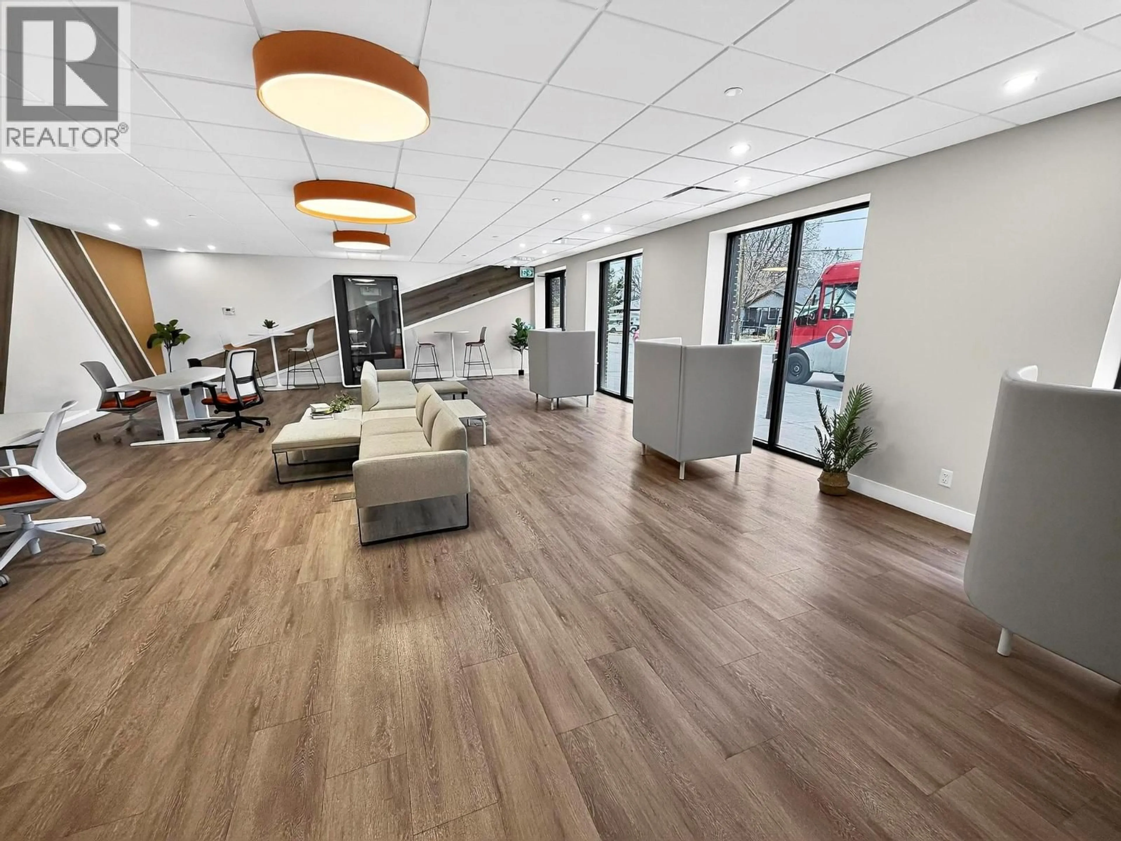 Lobby for 440 - 1274 DEVONSHIRE AVENUE, Kelowna British Columbia V1Y0M7