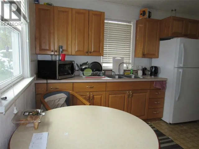 873 7TH AVENUE, Castlegar 4
