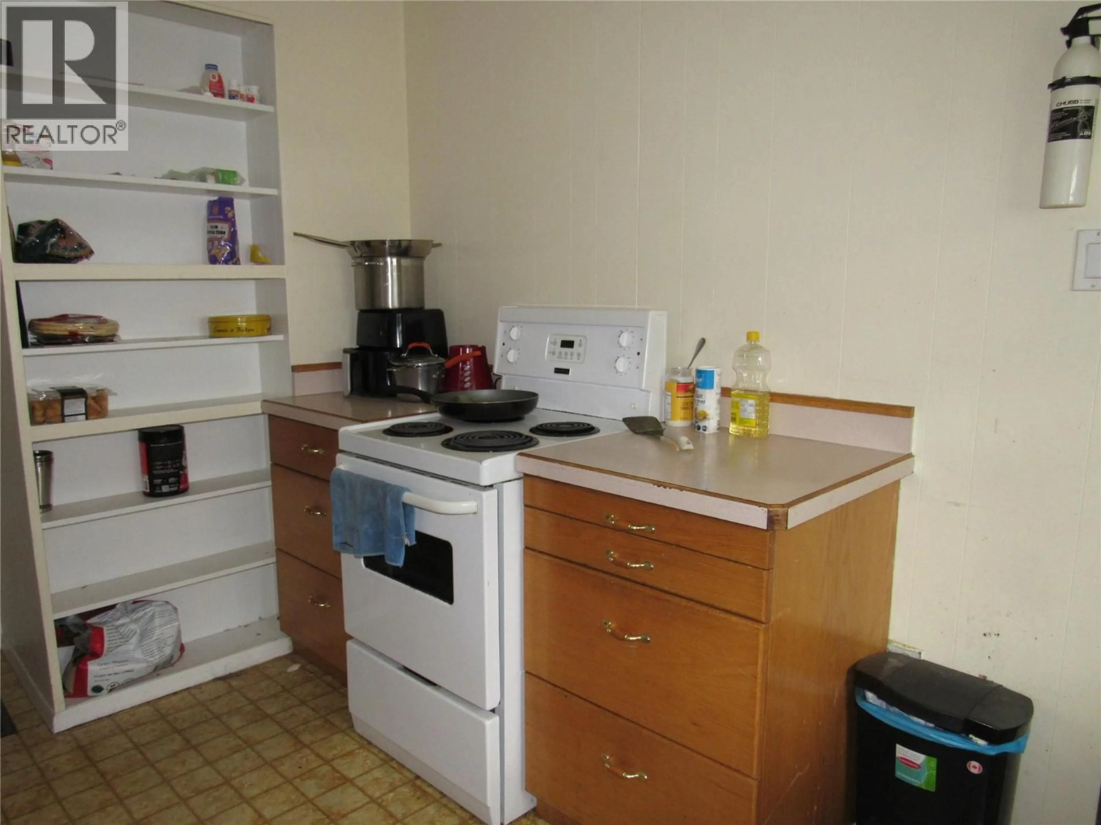 Standard kitchen, unknown for 873 7TH AVENUE, Castlegar British Columbia V1N1S1
