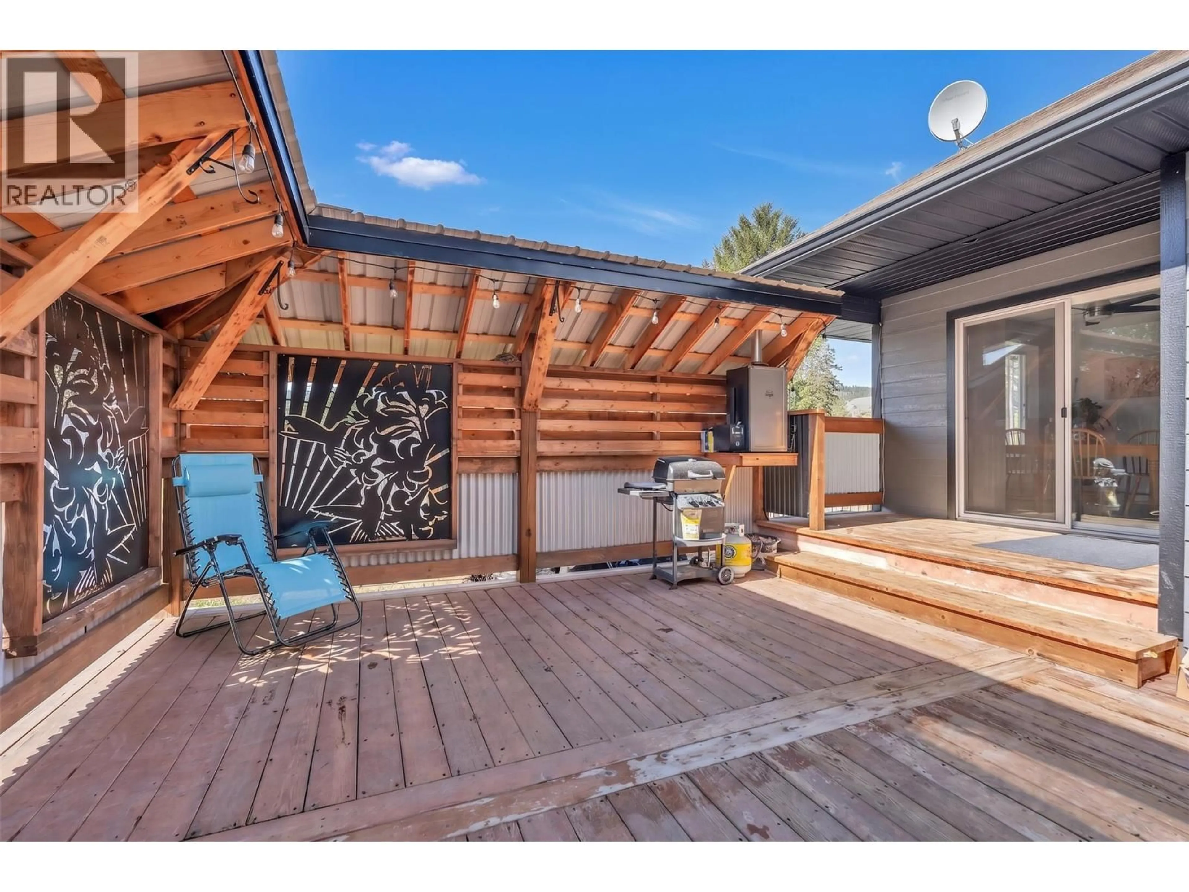 Patio, street for 154 EDGEWOOD DRIVE, Princeton British Columbia V0X1W0