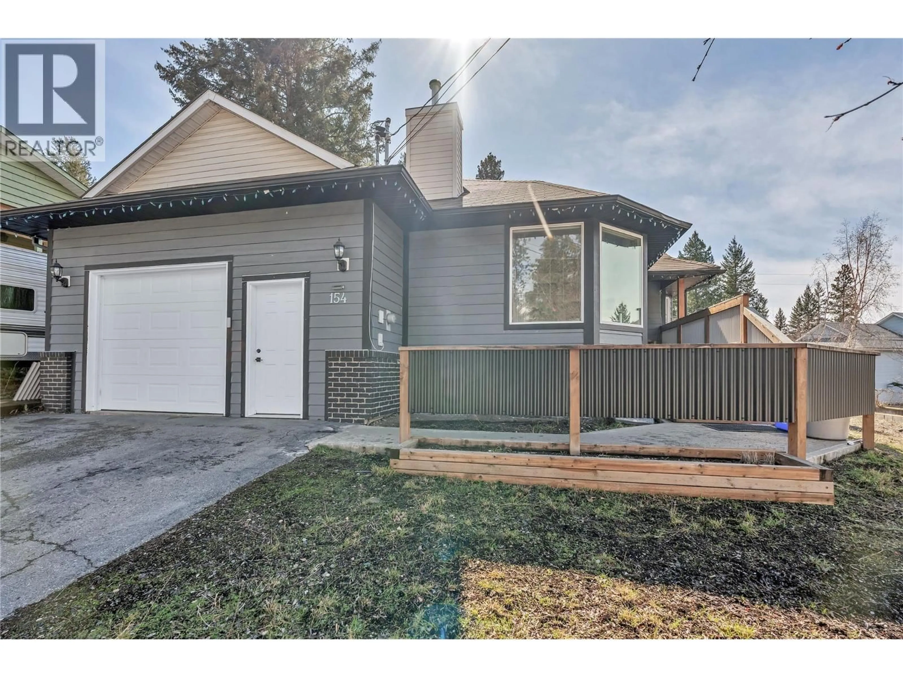 Home with vinyl exterior material, street for 154 EDGEWOOD DRIVE, Princeton British Columbia V0X1W0