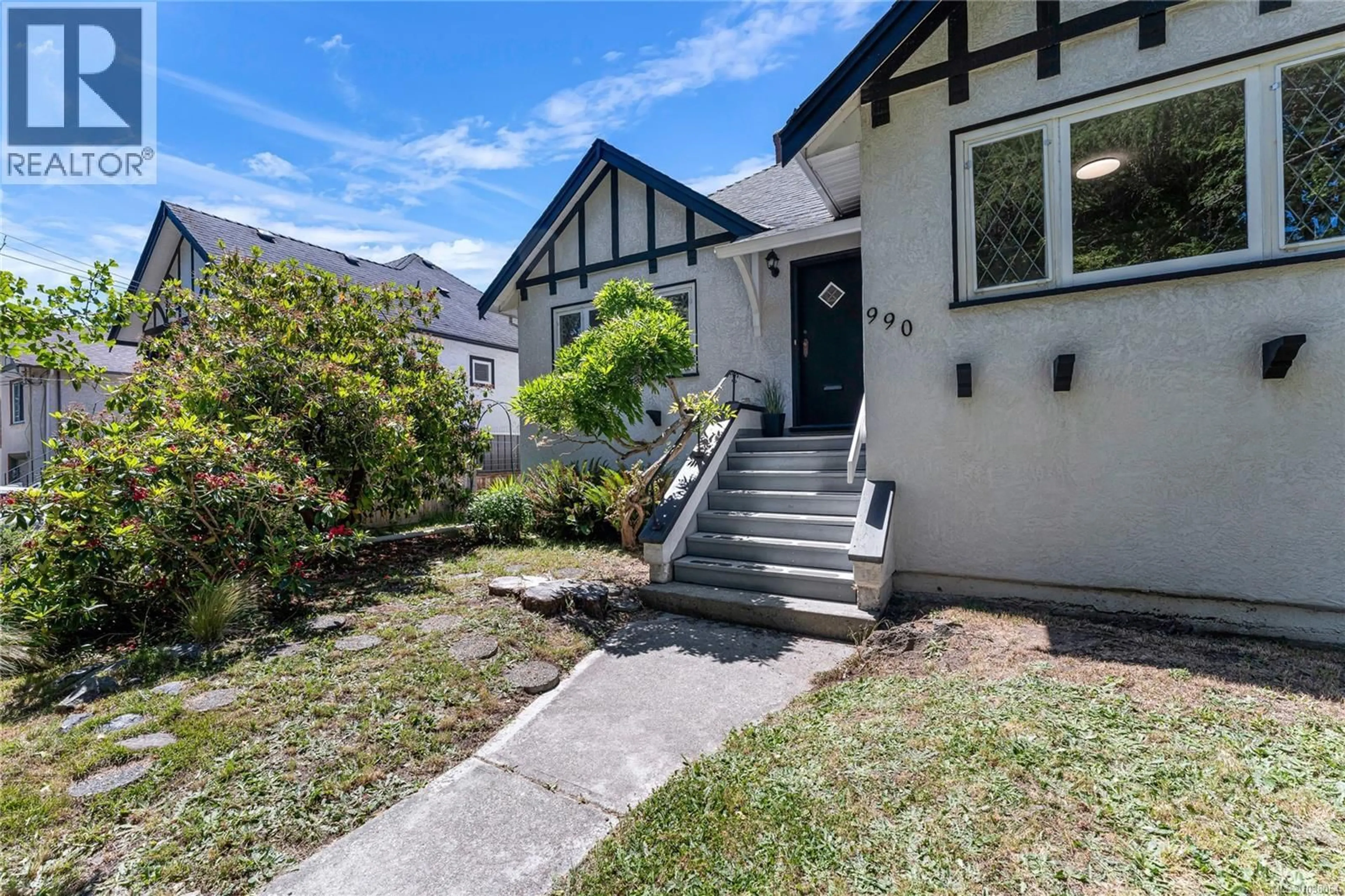 Unknown for 990 HAMPSHIRE ROAD, Oak Bay British Columbia V8S4S7