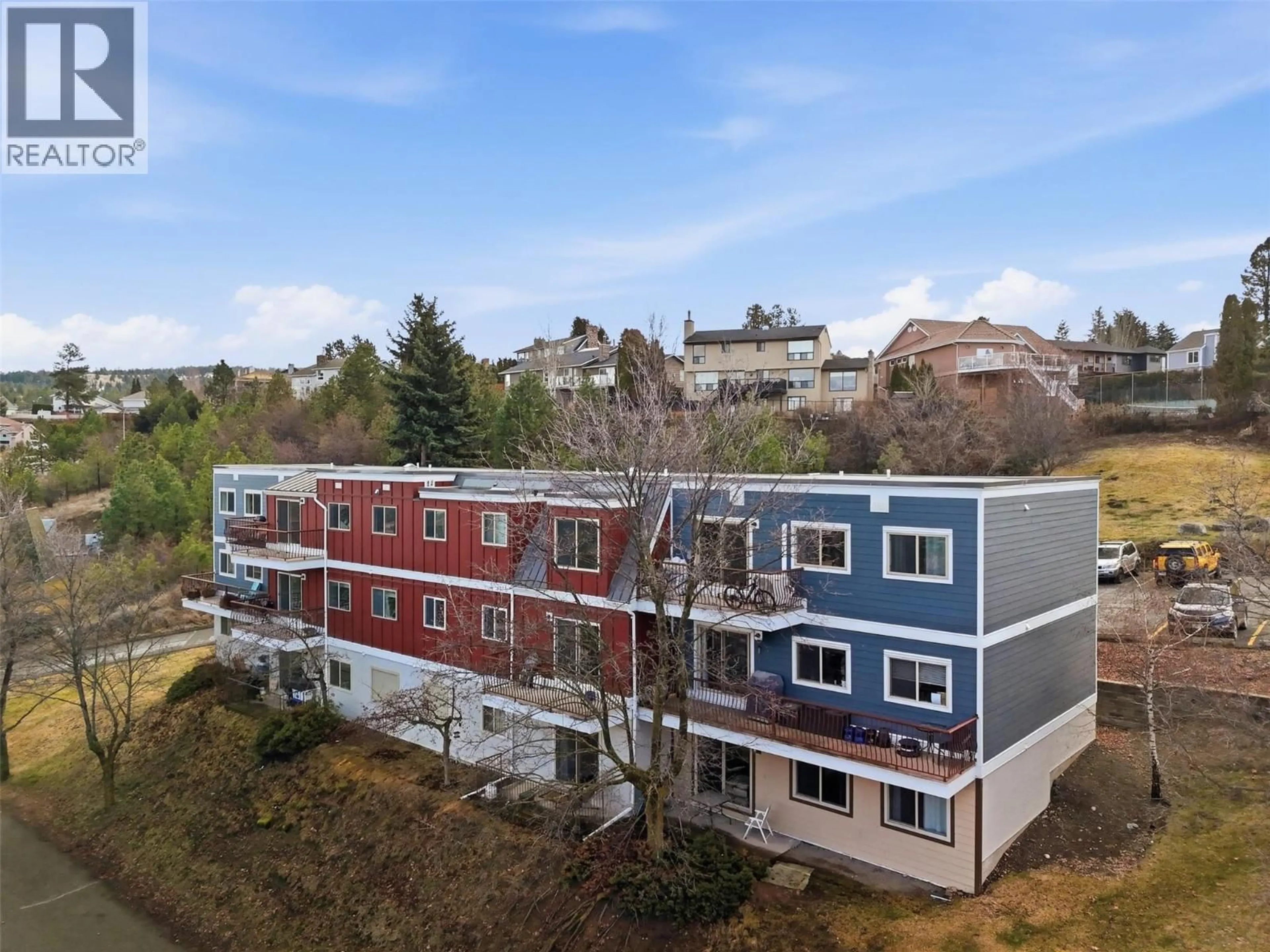 A pic from outside/outdoor area/front of a property/back of a property/a pic from drone, building for 15 - 1810 SUMMIT DRIVE, Kamloops British Columbia V2E2C7