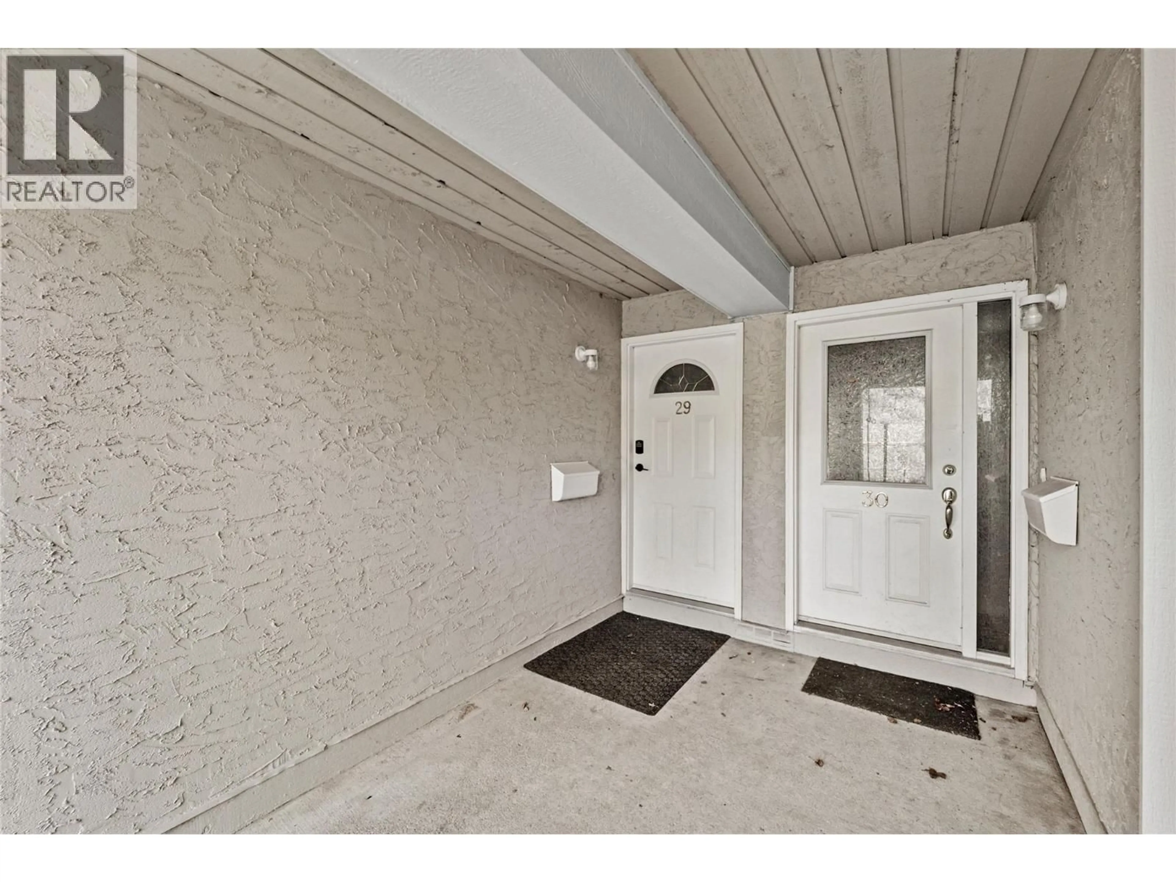 Indoor entryway for 29 - 1435 SUMMIT DRIVE, Kamloops British Columbia V2E1S4