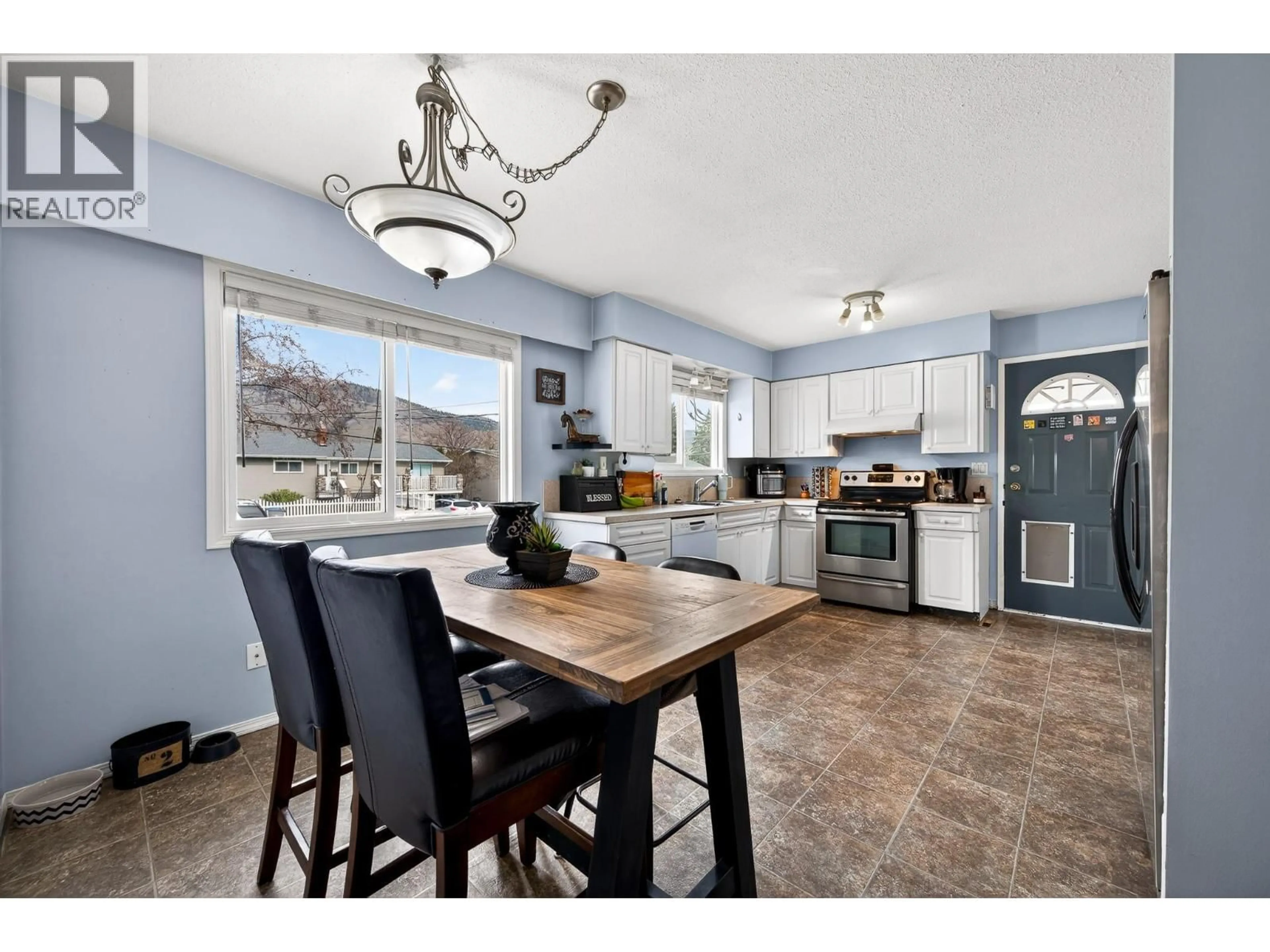 Open concept kitchen, unknown for 1669 WESTMOUNT DRIVE, Kamloops British Columbia V2B6A4