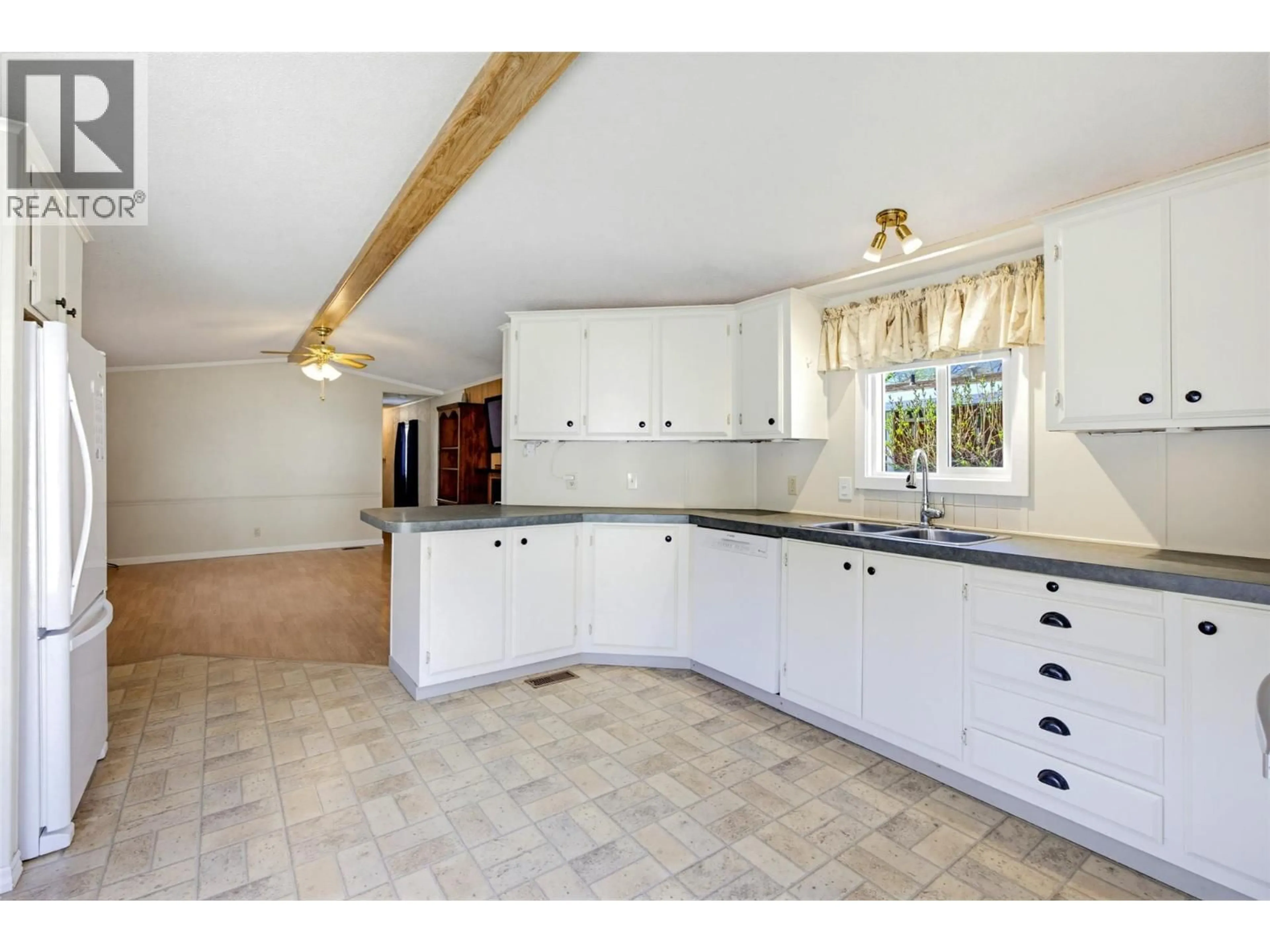 Open concept kitchen, ceramic/tile floor for 80 - 2401 ORD ROAD, Kamloops British Columbia V2B7V8
