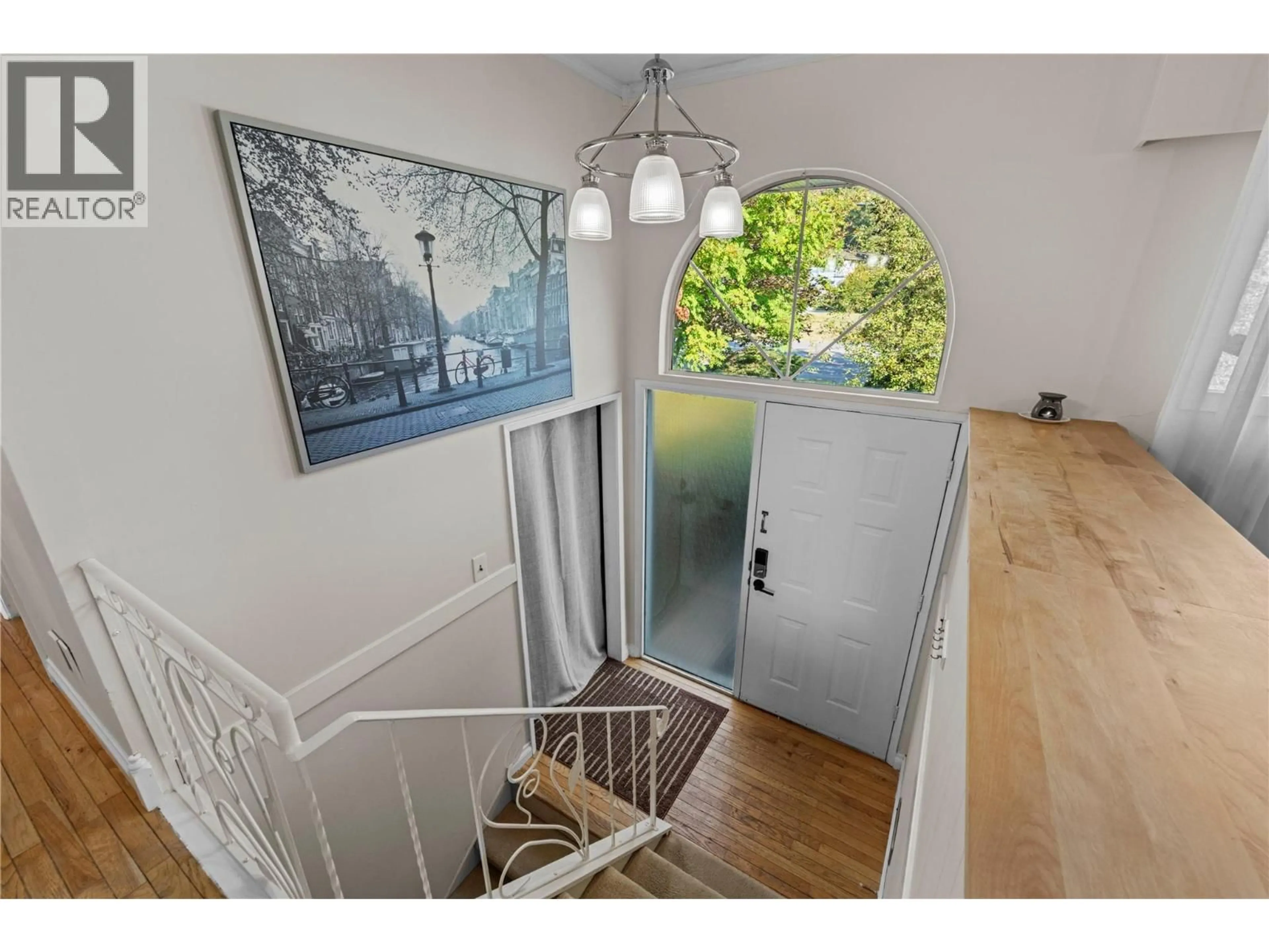 Indoor entryway for 1938 PARKER DRIVE, Merritt British Columbia V1K1J3