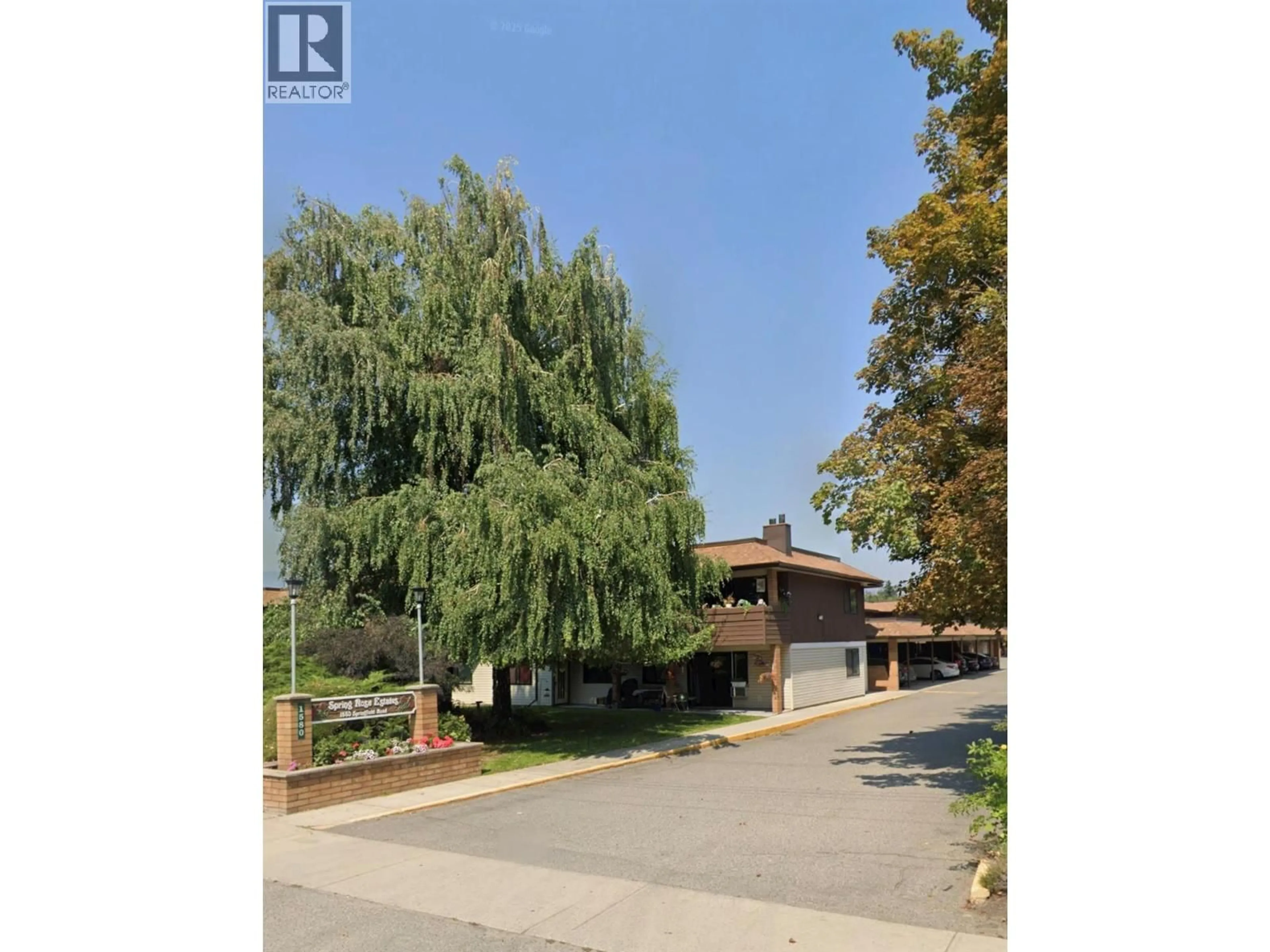 A pic from outside/outdoor area/front of a property/back of a property/a pic from drone, street for 205 - 1580 SPRINGFIELD ROAD, Kelowna British Columbia V1Y5V4