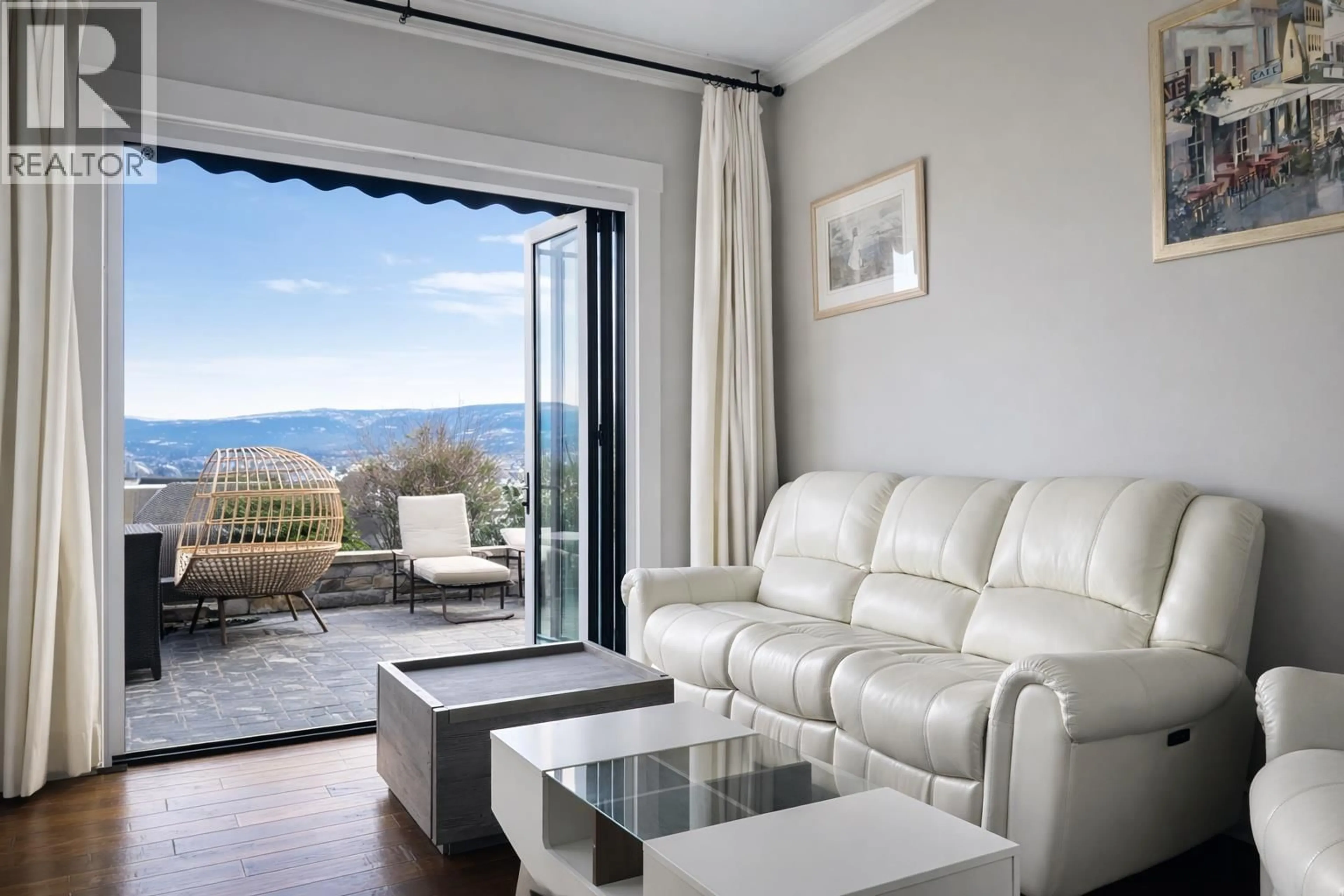 Living room with furniture, unknown for 550 CASA GRANDE DRIVE, Kelowna British Columbia V1Z3M4