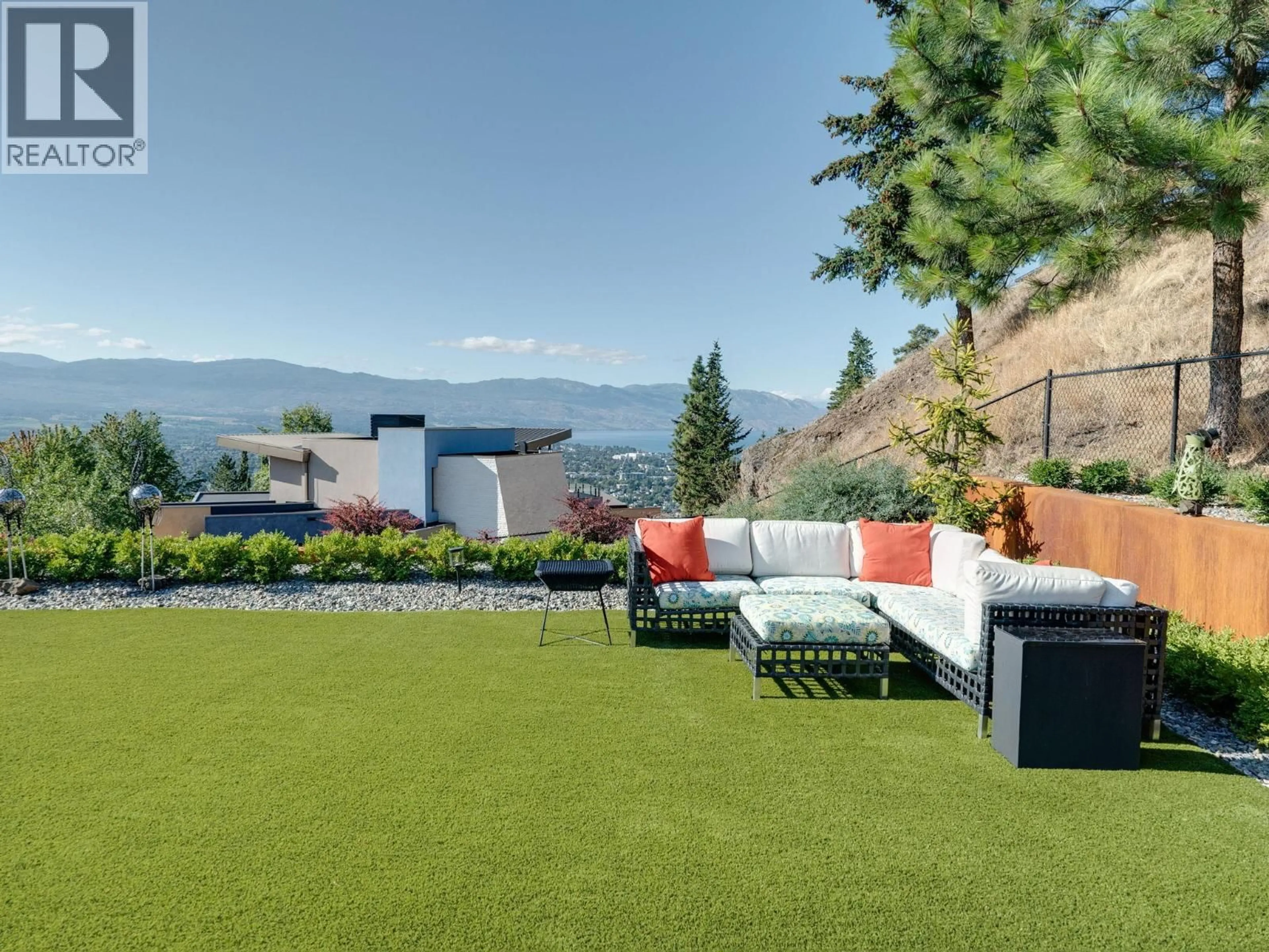 Patio, mountain view for 722 HIGHPOINTE PLACE, Kelowna British Columbia V1V2Y3
