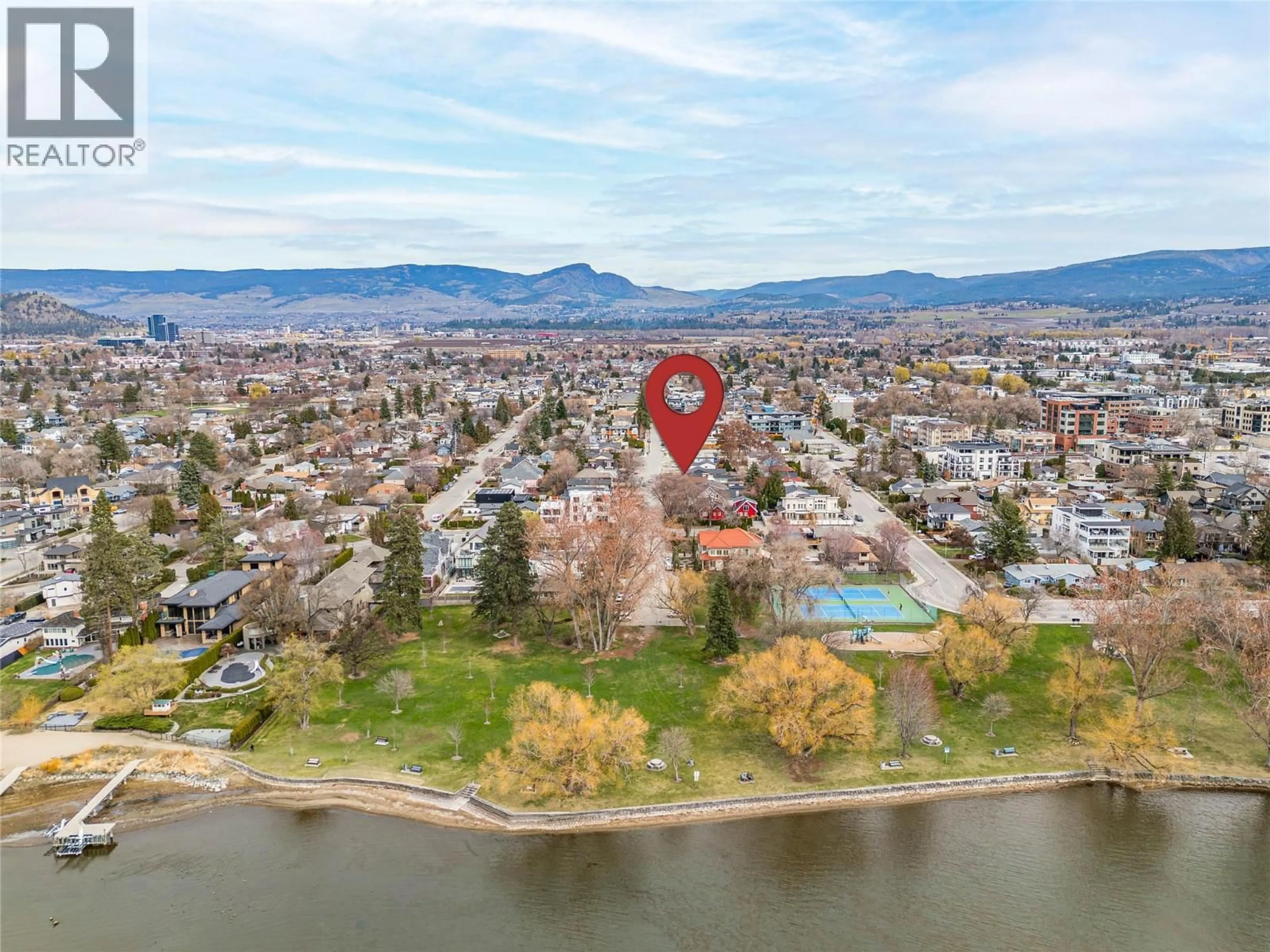 A pic from outside/outdoor area/front of a property/back of a property/a pic from drone, water/lake/river/ocean view for 457 PATTERSON AVENUE, Kelowna British Columbia V1Y5C5