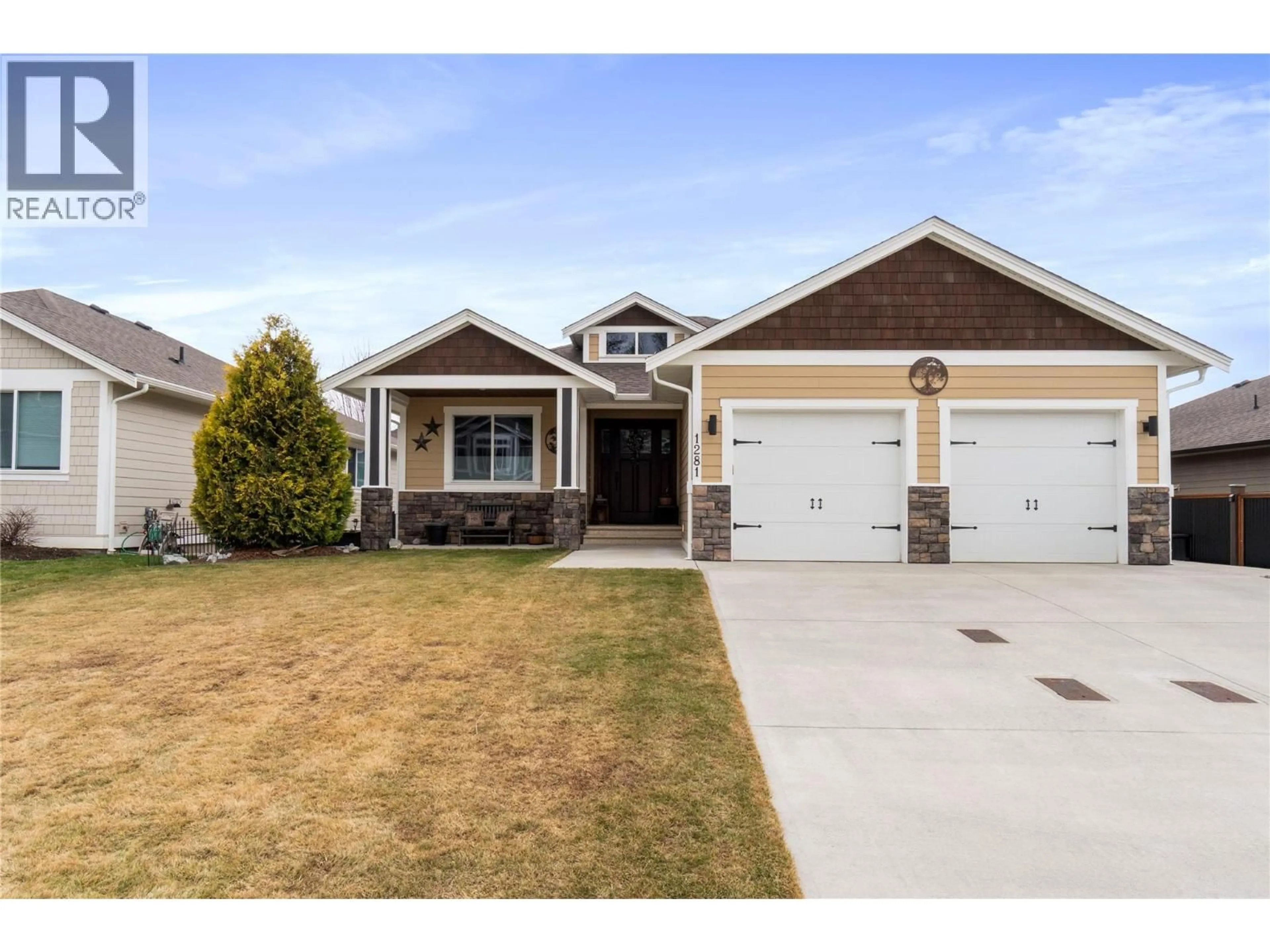 Home with vinyl exterior material, street for 1281 24 STREET SOUTHEAST, Salmon Arm British Columbia V1E0E3