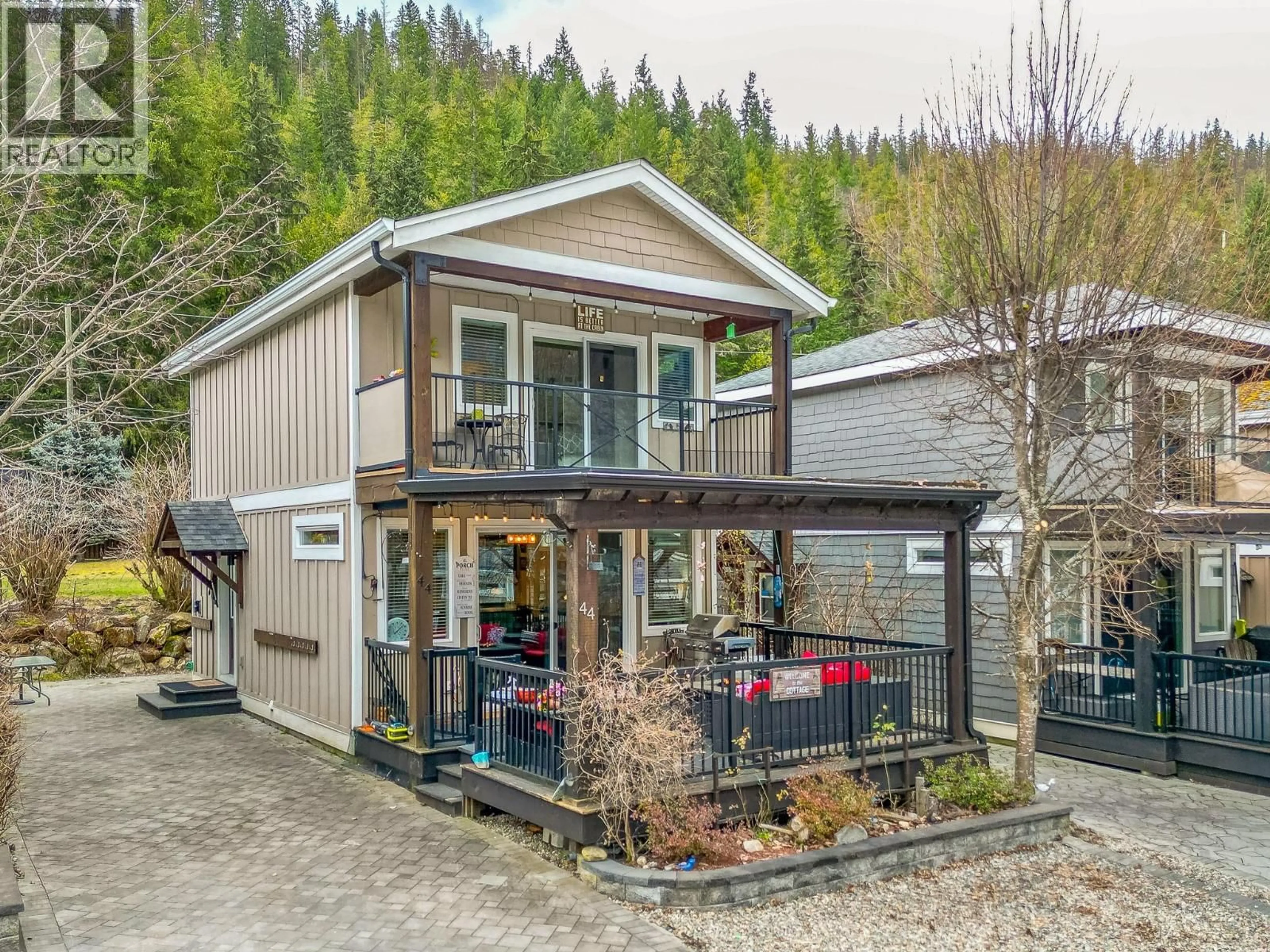 Home with vinyl exterior material, street for 44 - 8843 97A HIGHWAY, Sicamous British Columbia V0E2K2