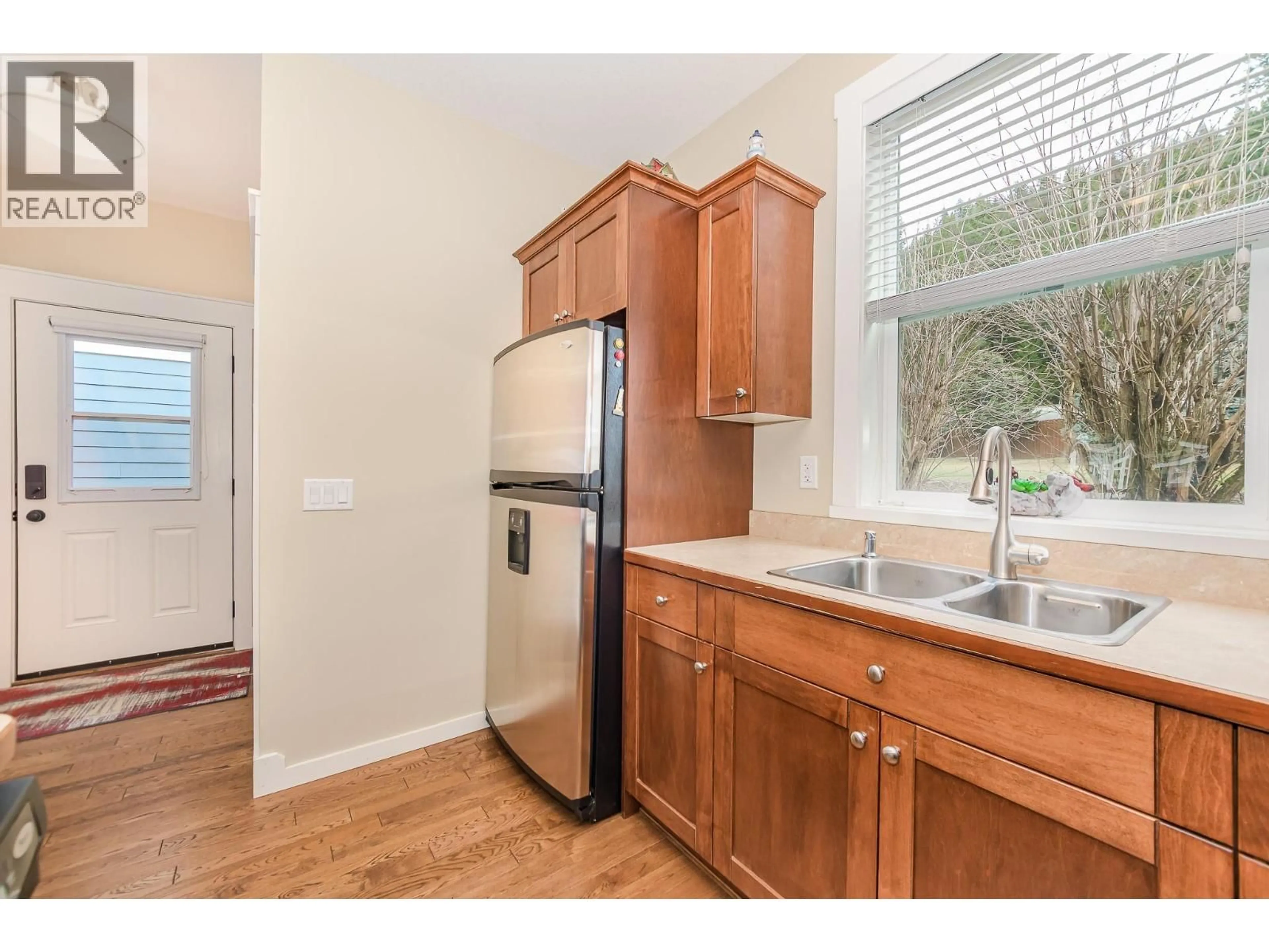 Standard kitchen, wood/laminate floor for 44 - 8843 97A HIGHWAY, Sicamous British Columbia V0E2K2