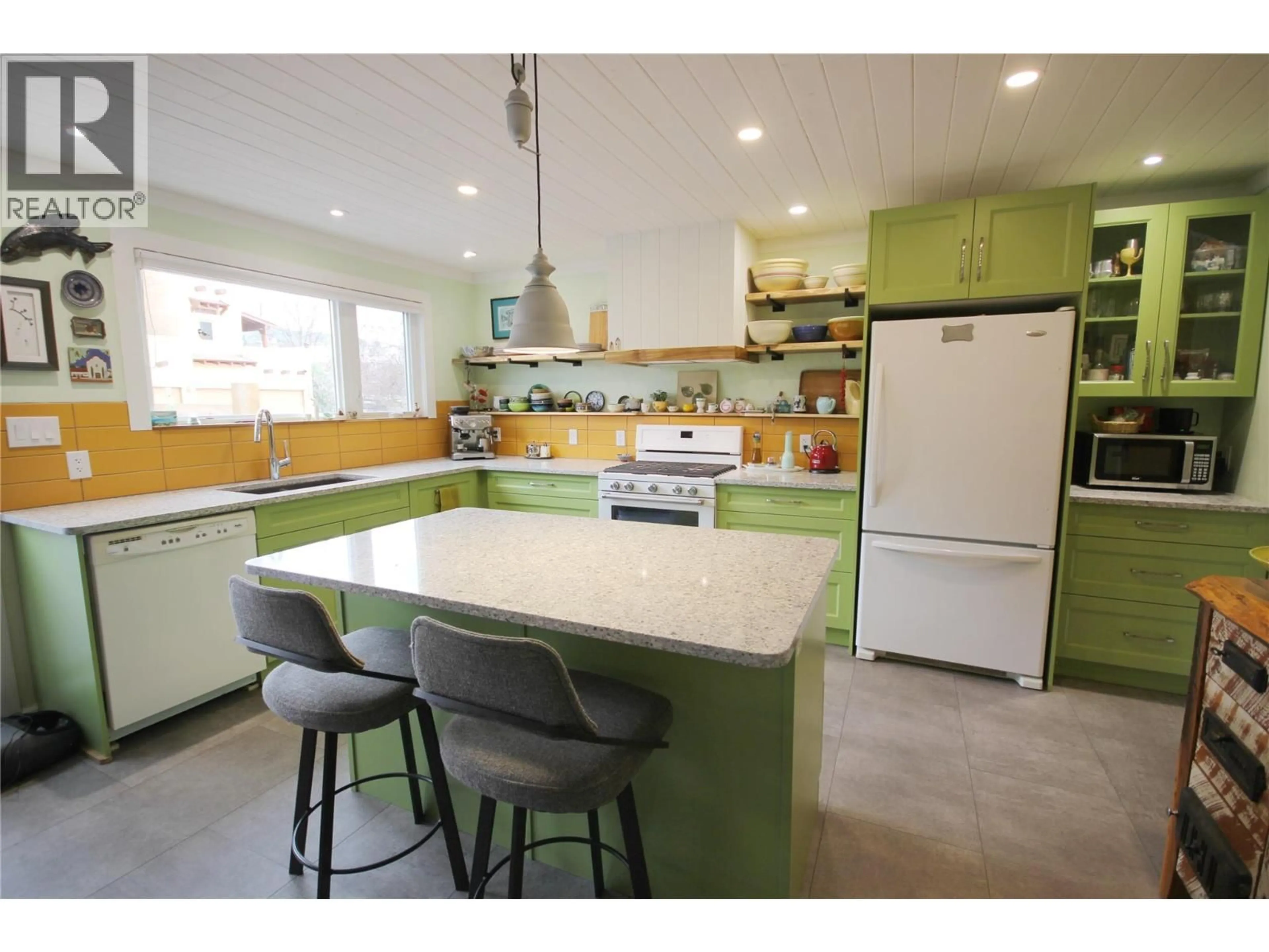 Open concept kitchen, ceramic/tile floor for 478 CARIBOU STREET, Penticton British Columbia V2A5W6
