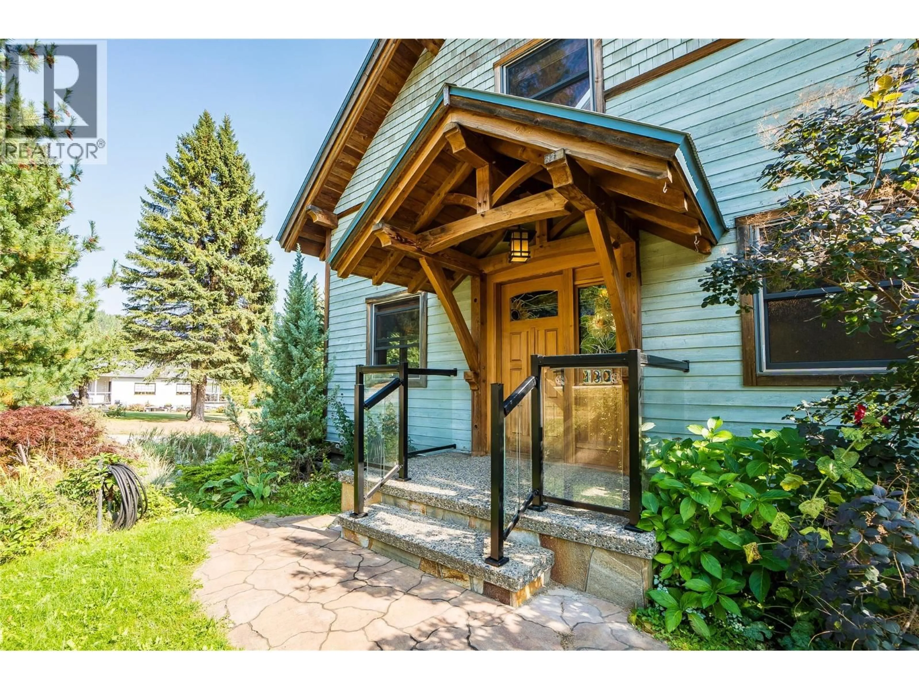 Indoor entryway for 130 8TH STREET NORTH, Kaslo British Columbia V0G1M0
