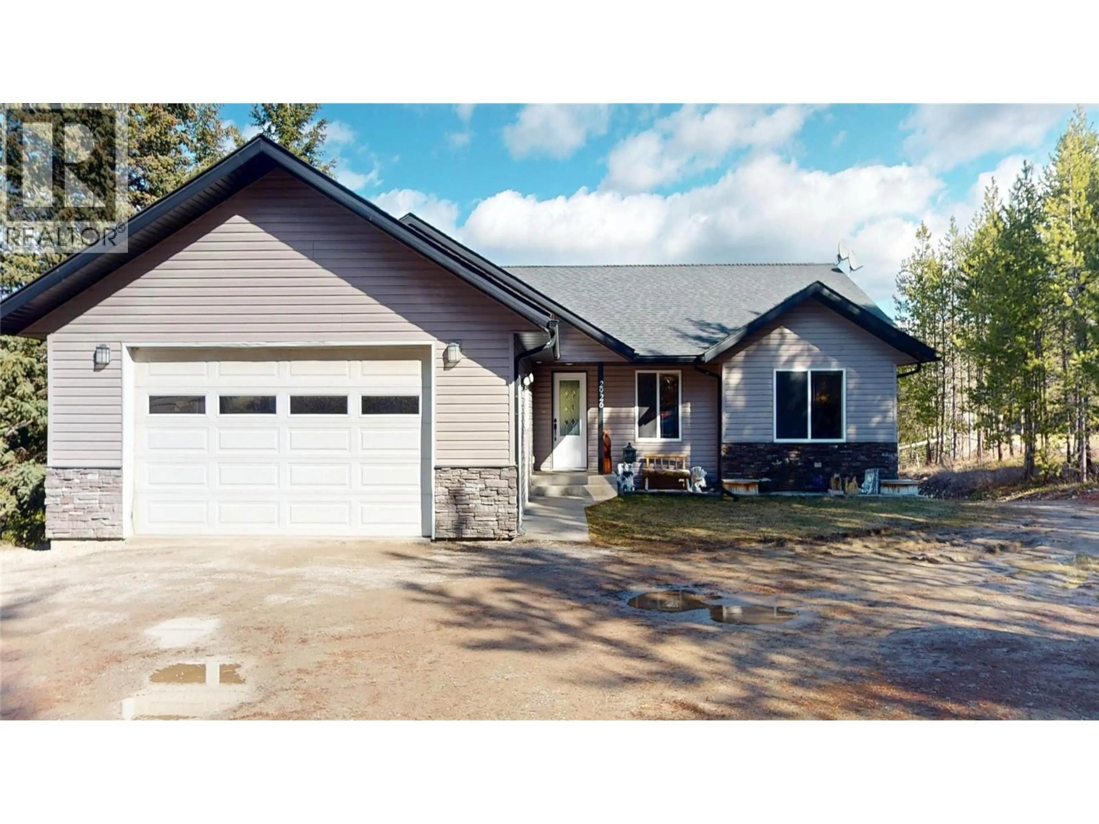 Home with vinyl exterior material, street for 2926 WESTVIEW ROAD, Cranbrook British Columbia V1C7G8
